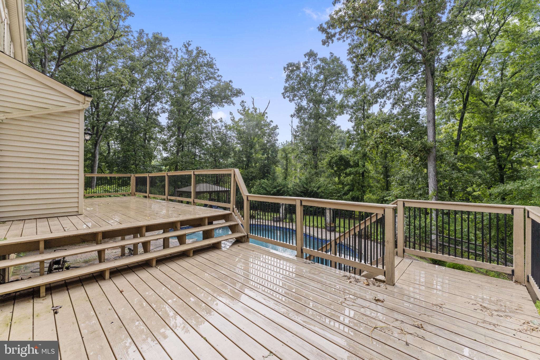 HOLLY KNOLL - Residential Lease