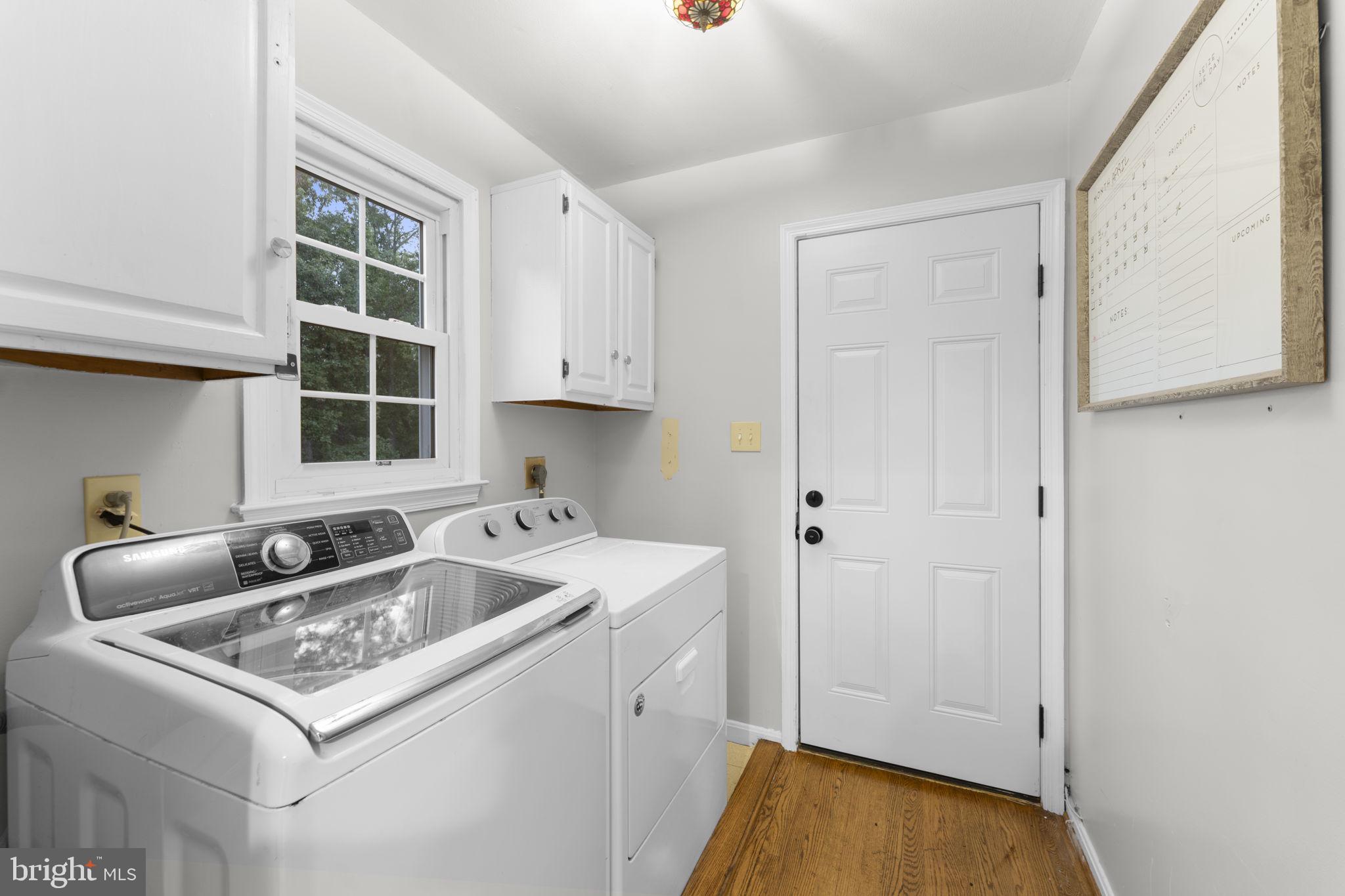 HOLLY KNOLL - Residential Lease