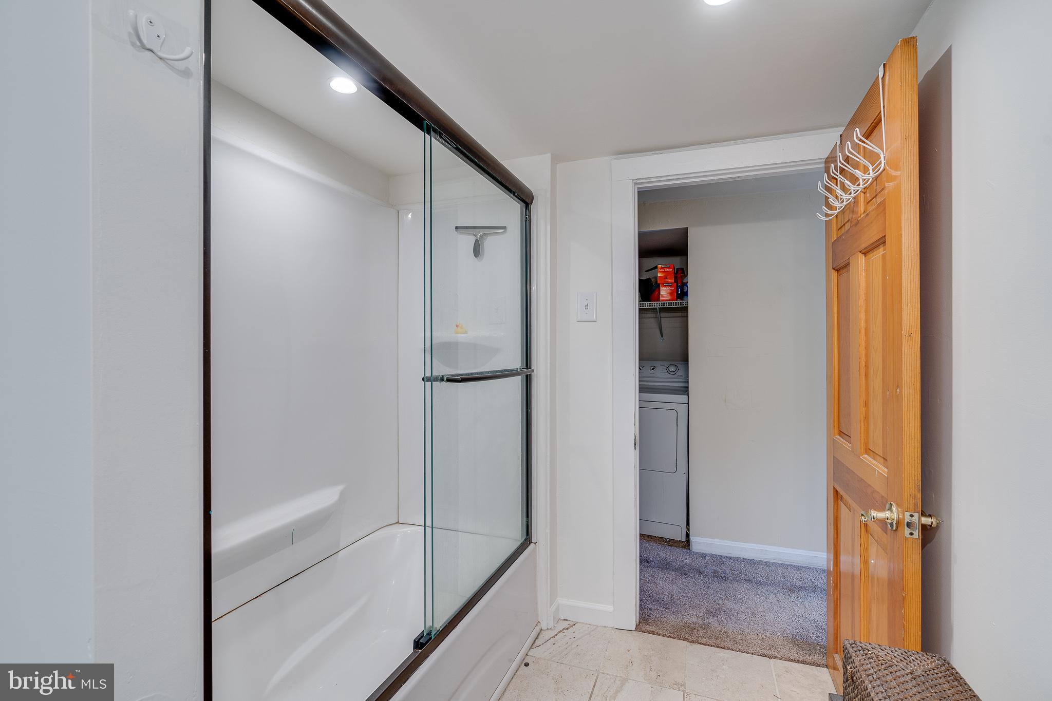 MANAYUNK - Residential Lease