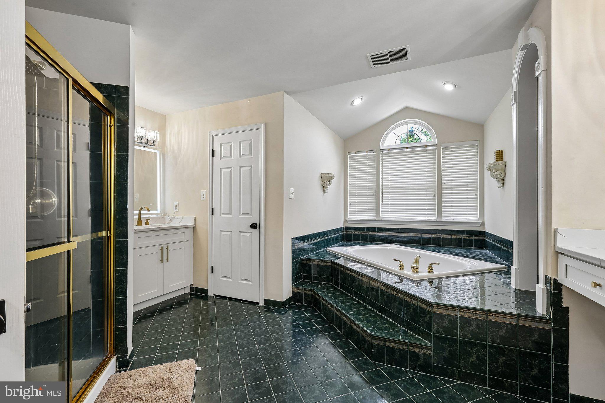 LAKE MANASSAS ESTATES - Residential