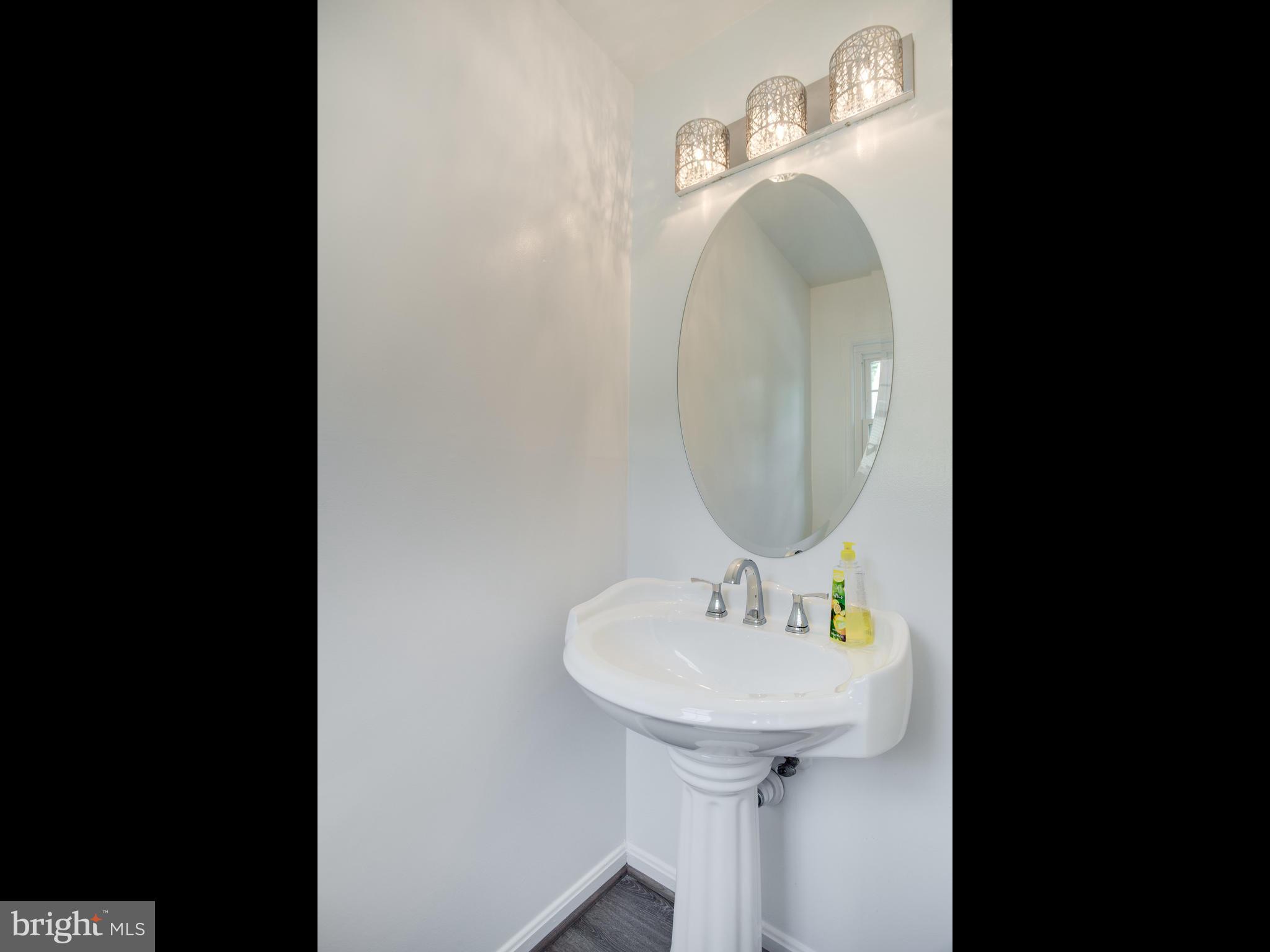 CROFTON MEWS CONDO - Residential Lease