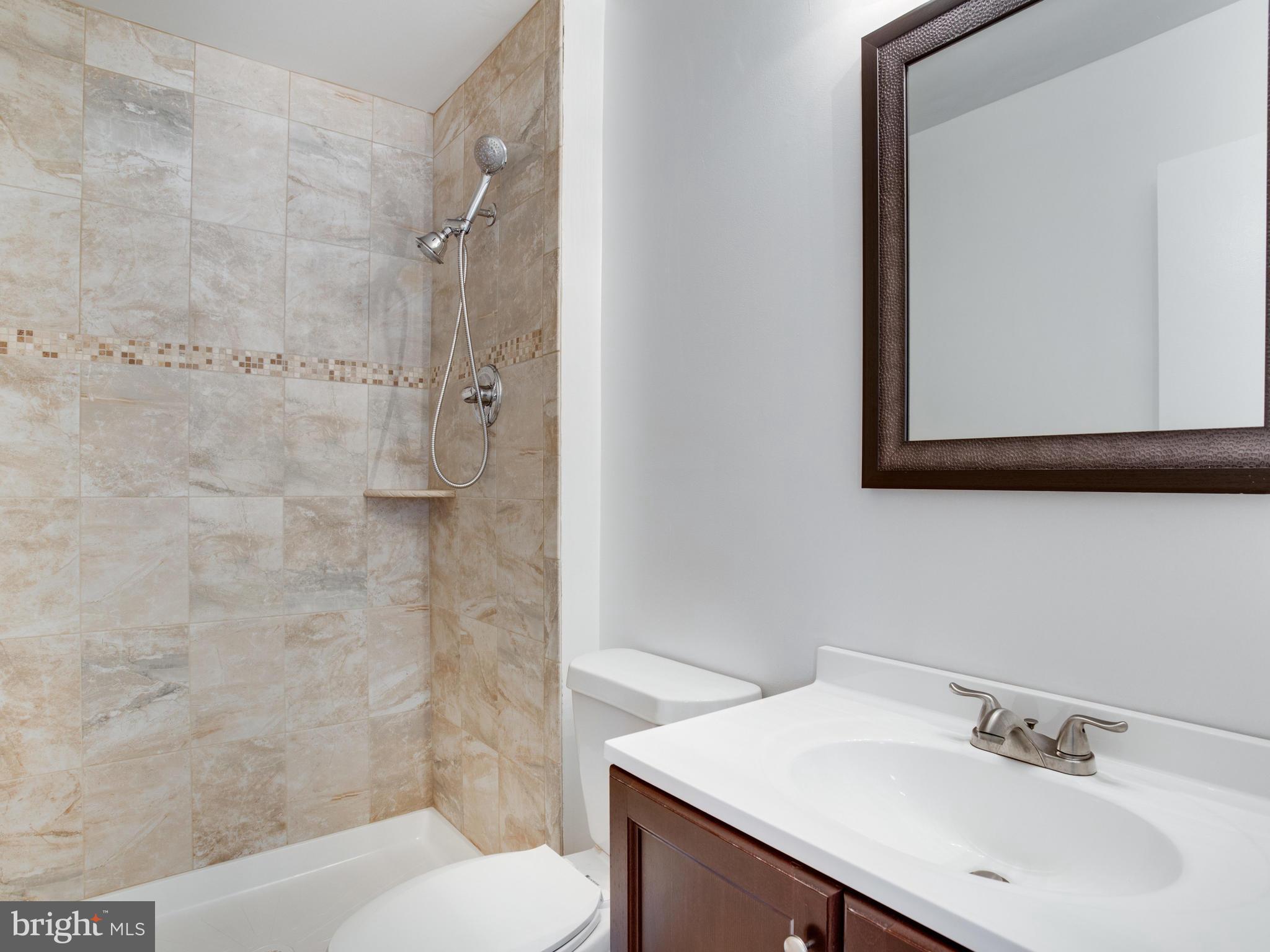 CROFTON MEWS CONDO - Residential Lease