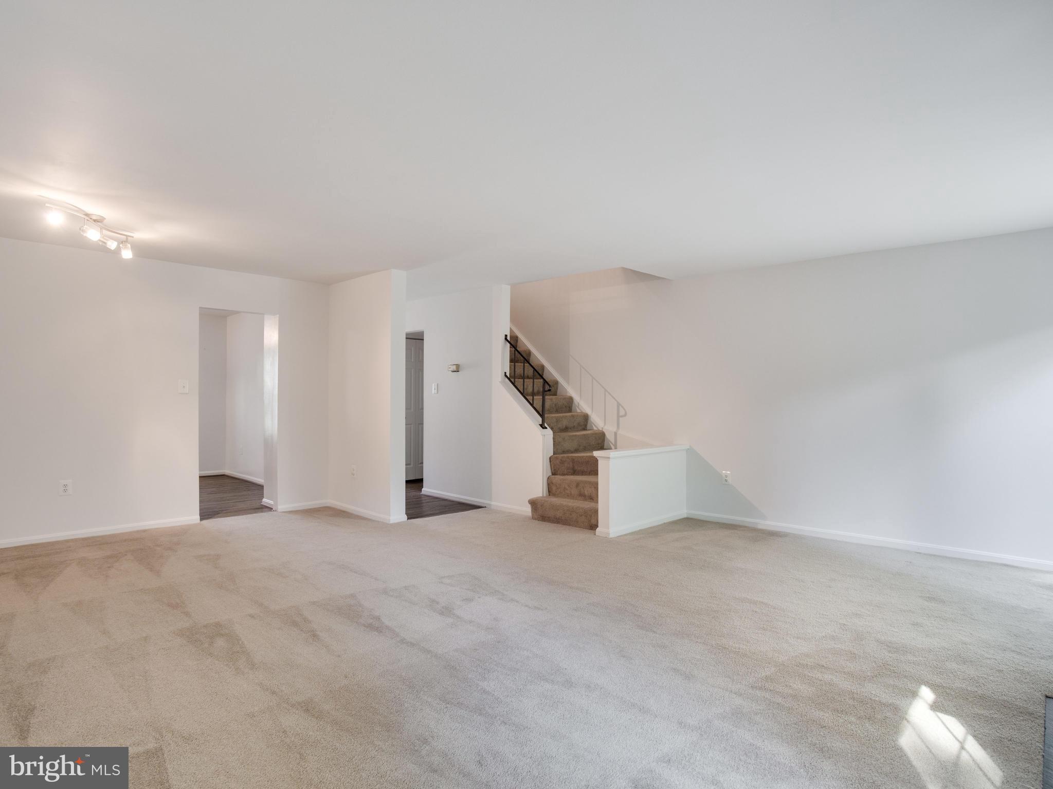 CROFTON MEWS CONDO - Residential Lease