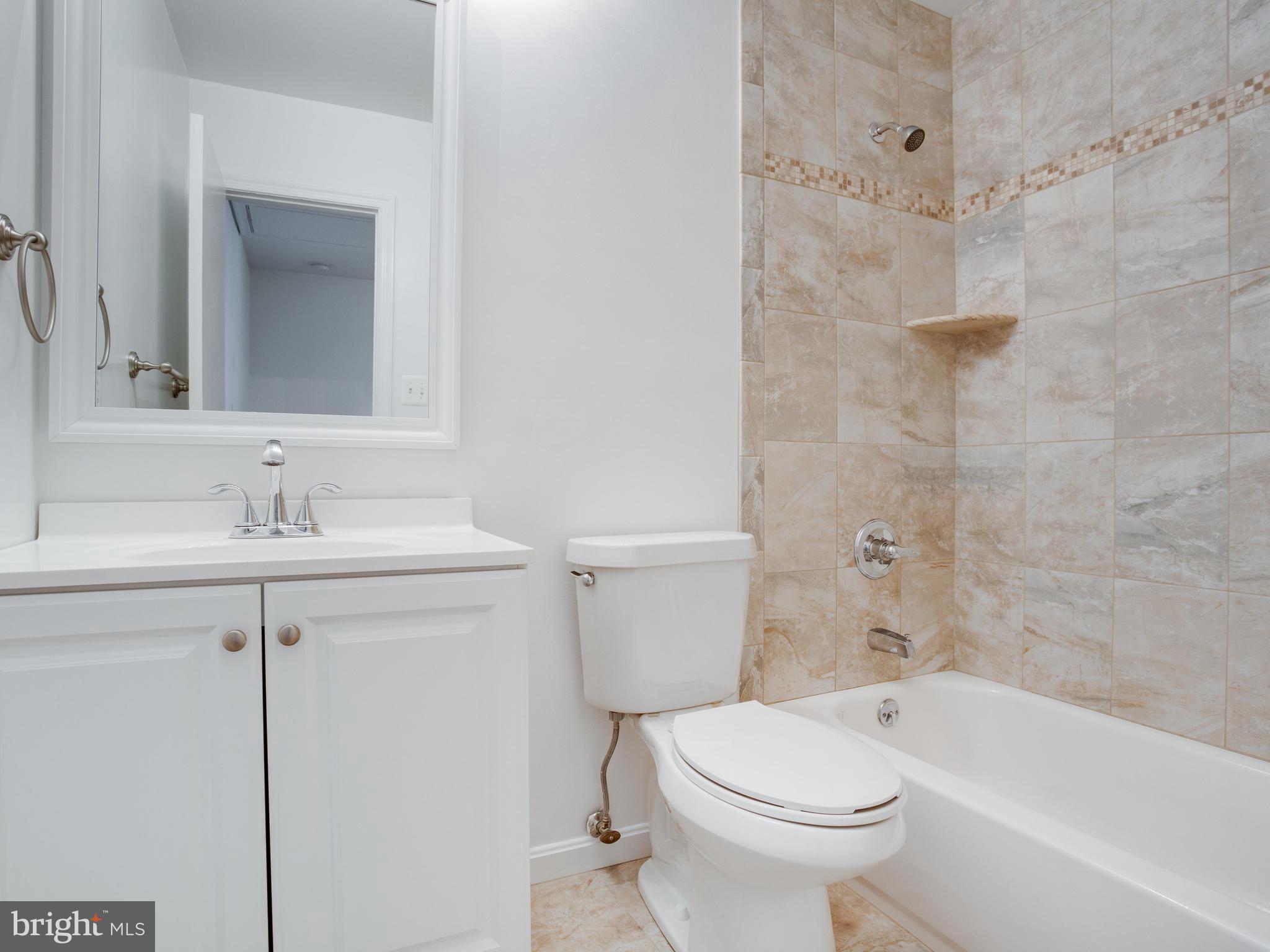 CROFTON MEWS CONDO - Residential Lease