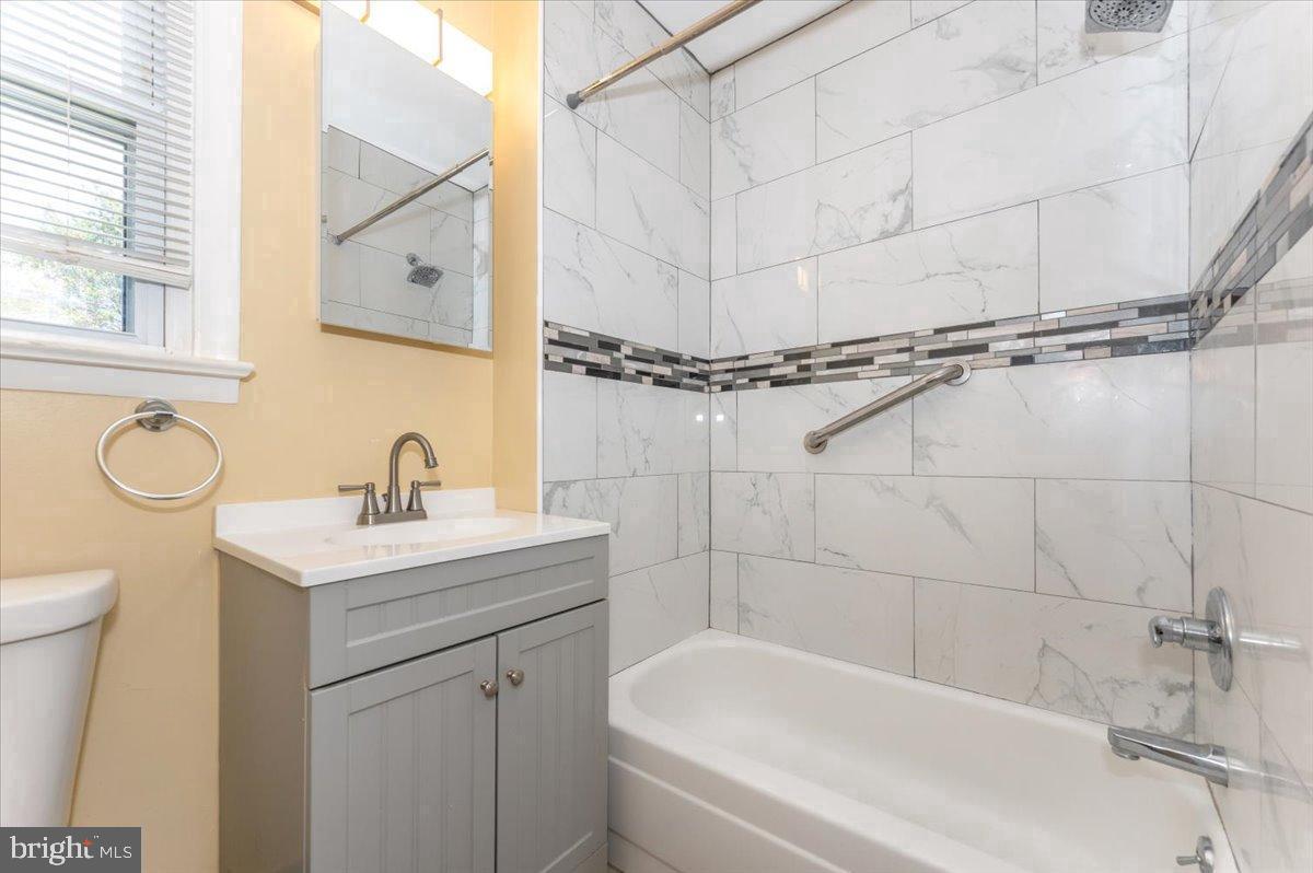 4644 HAYES STREET NE