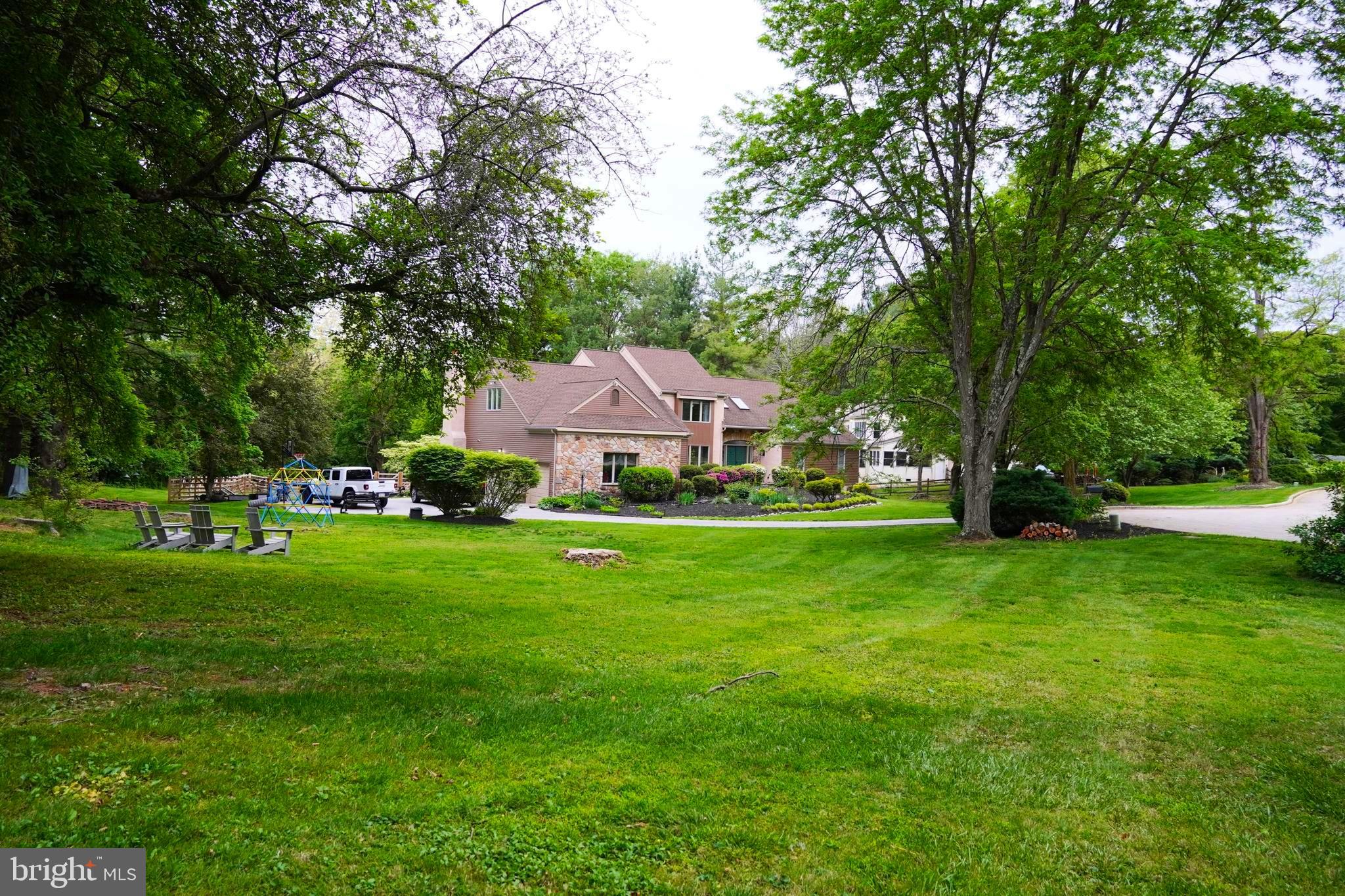 4 E SPRING OAK CIRCLE