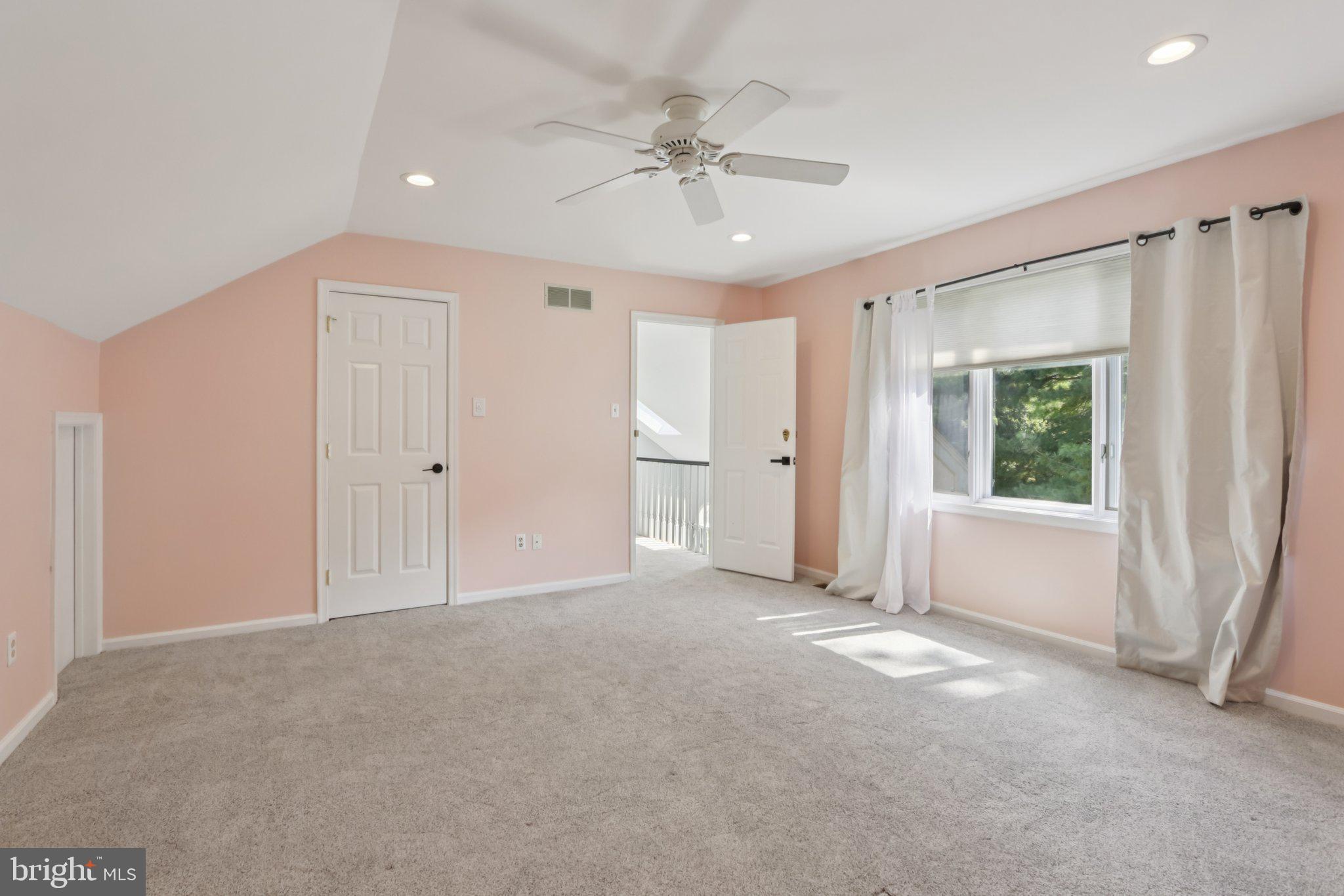 SPRING OAK ESTS - Residential