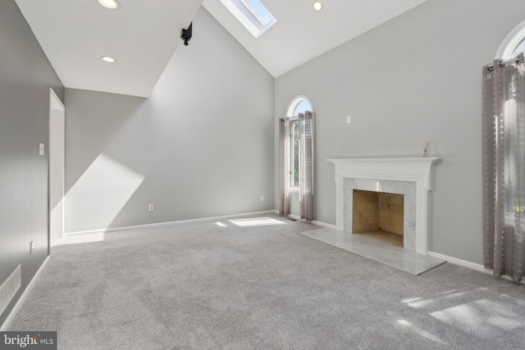 SPRING OAK ESTS - Residential