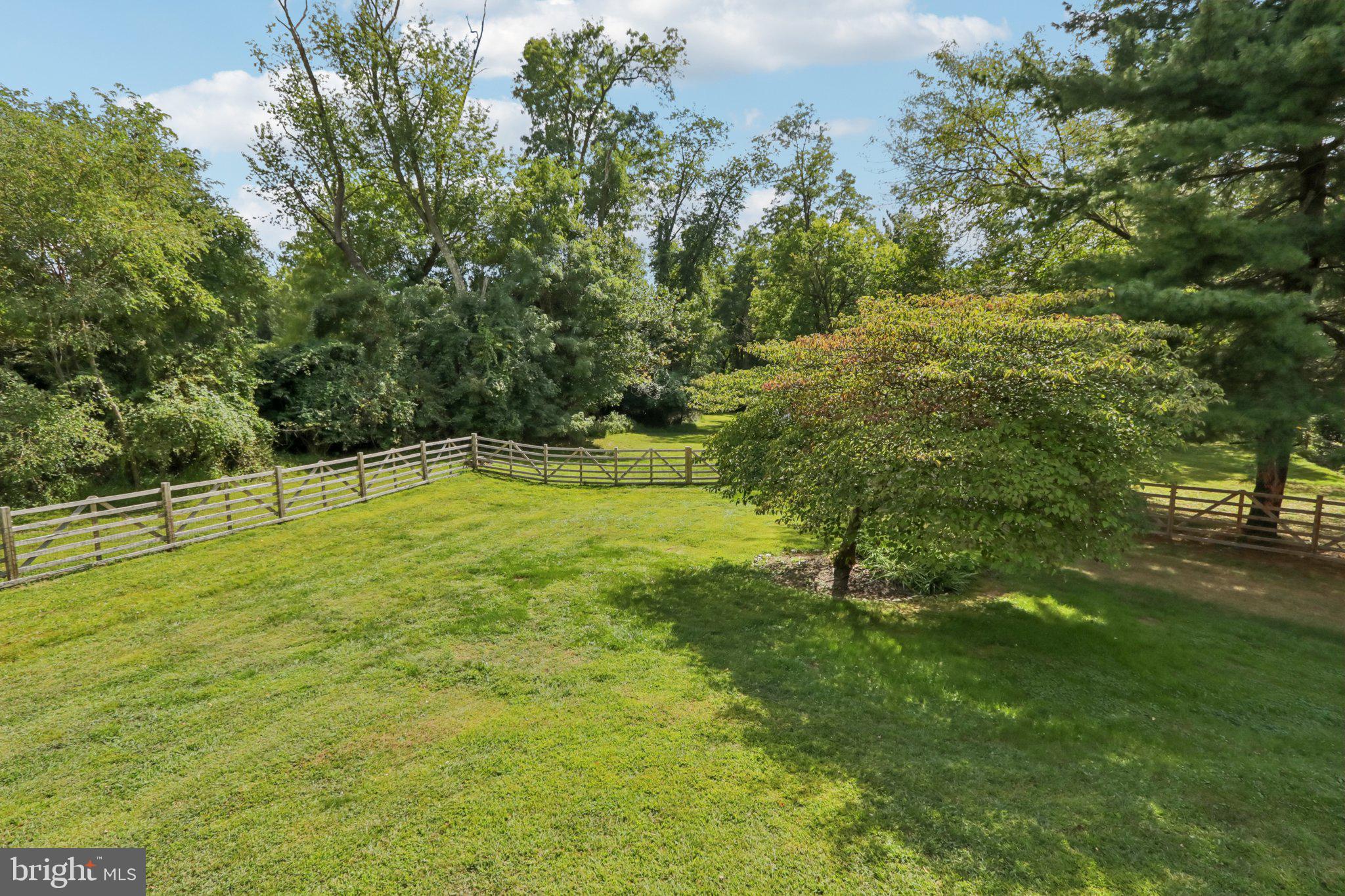 SPRING OAK ESTS - Residential