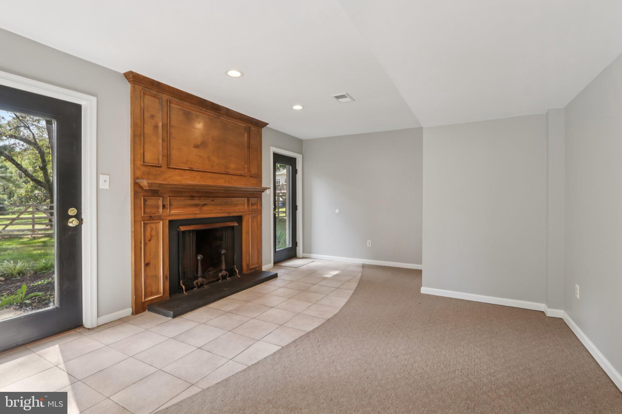 SPRING OAK ESTS - Residential