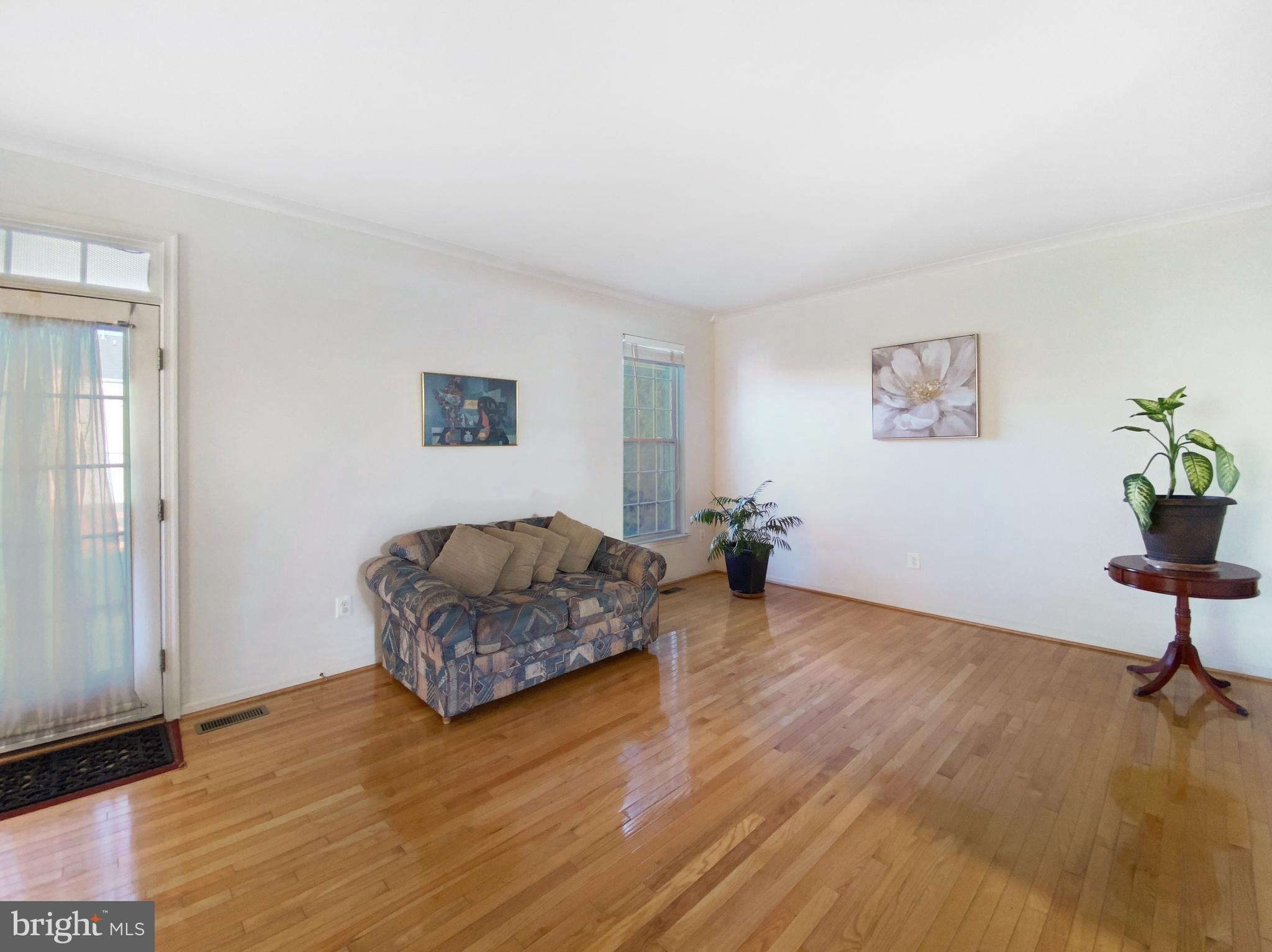 KINGS CROSSING - Residential