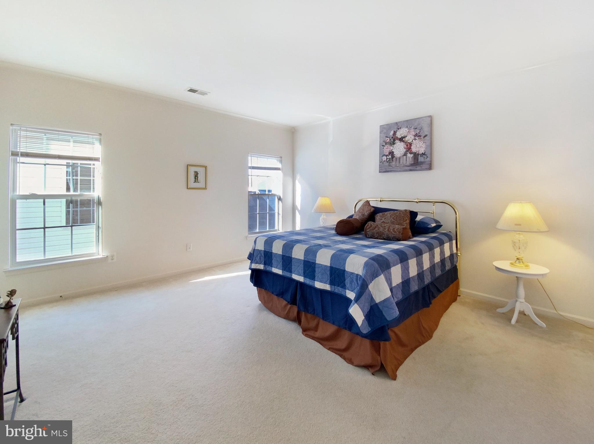 KINGS CROSSING - Residential