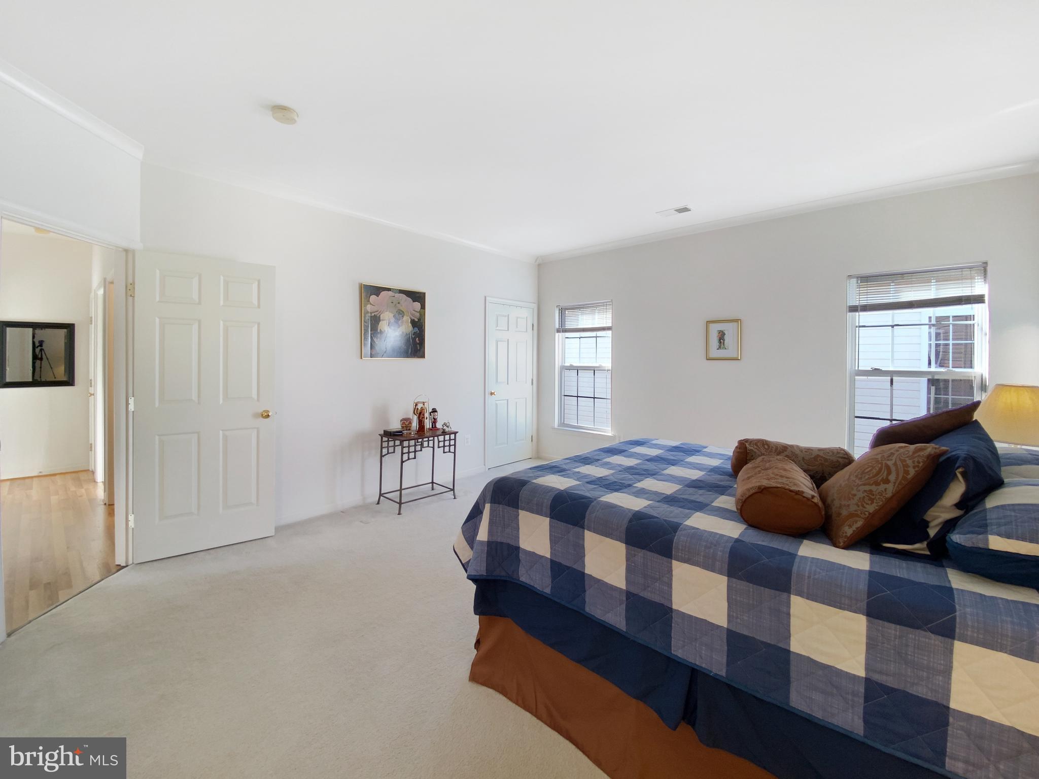 KINGS CROSSING - Residential