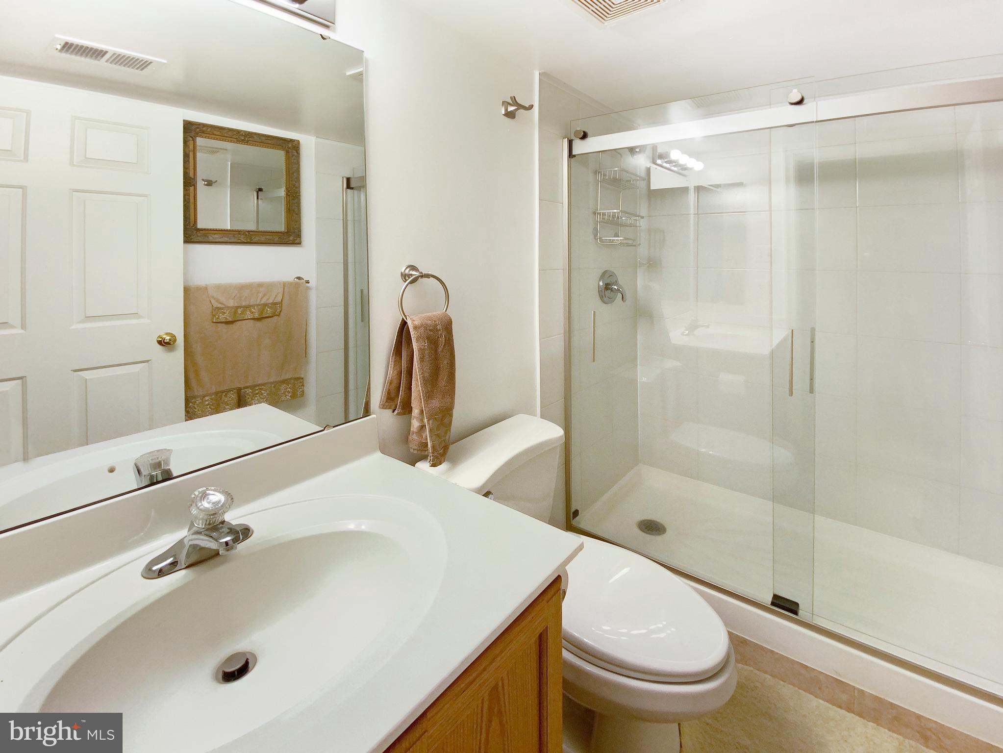 KINGS CROSSING - Residential