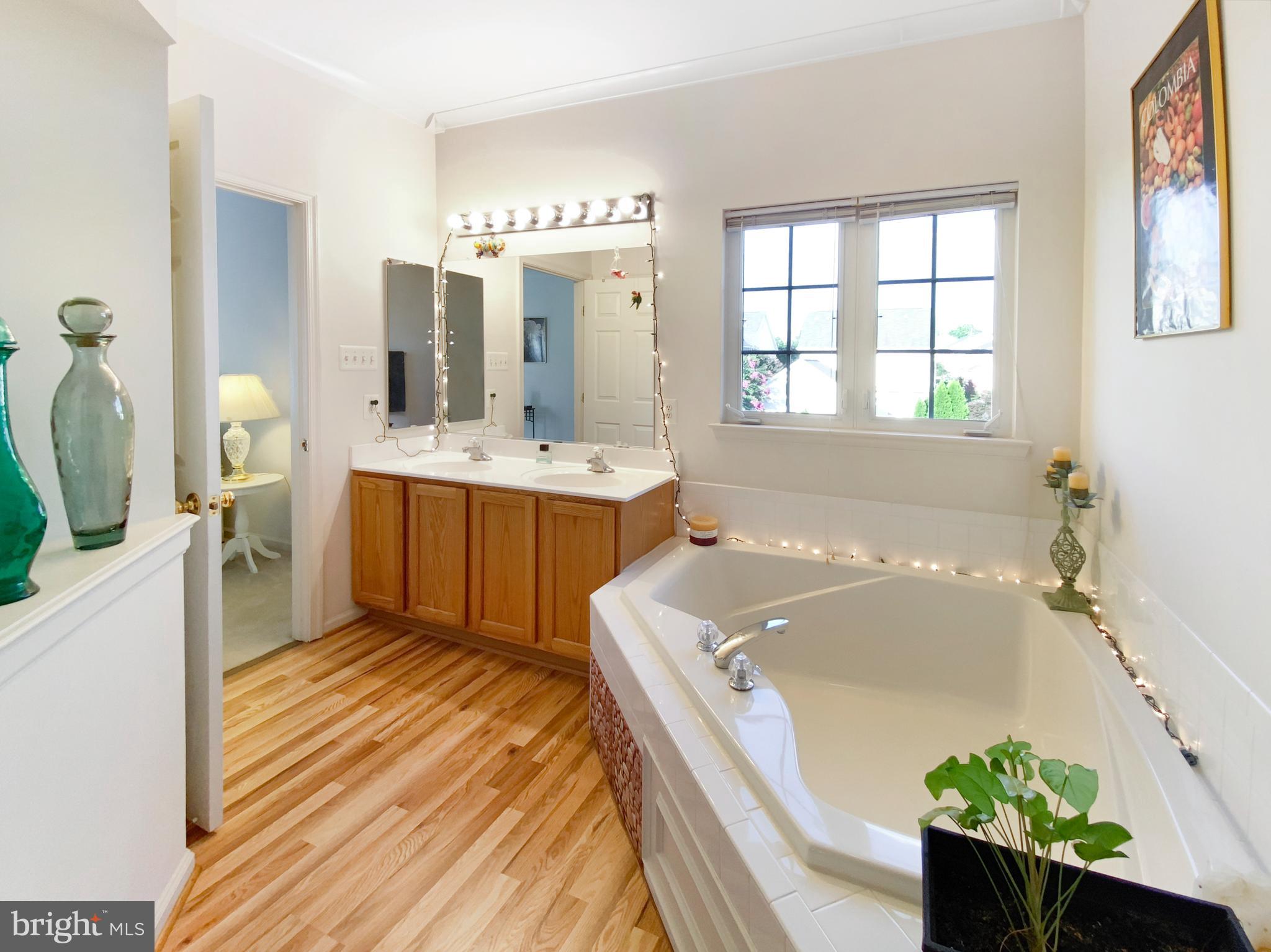 KINGS CROSSING - Residential