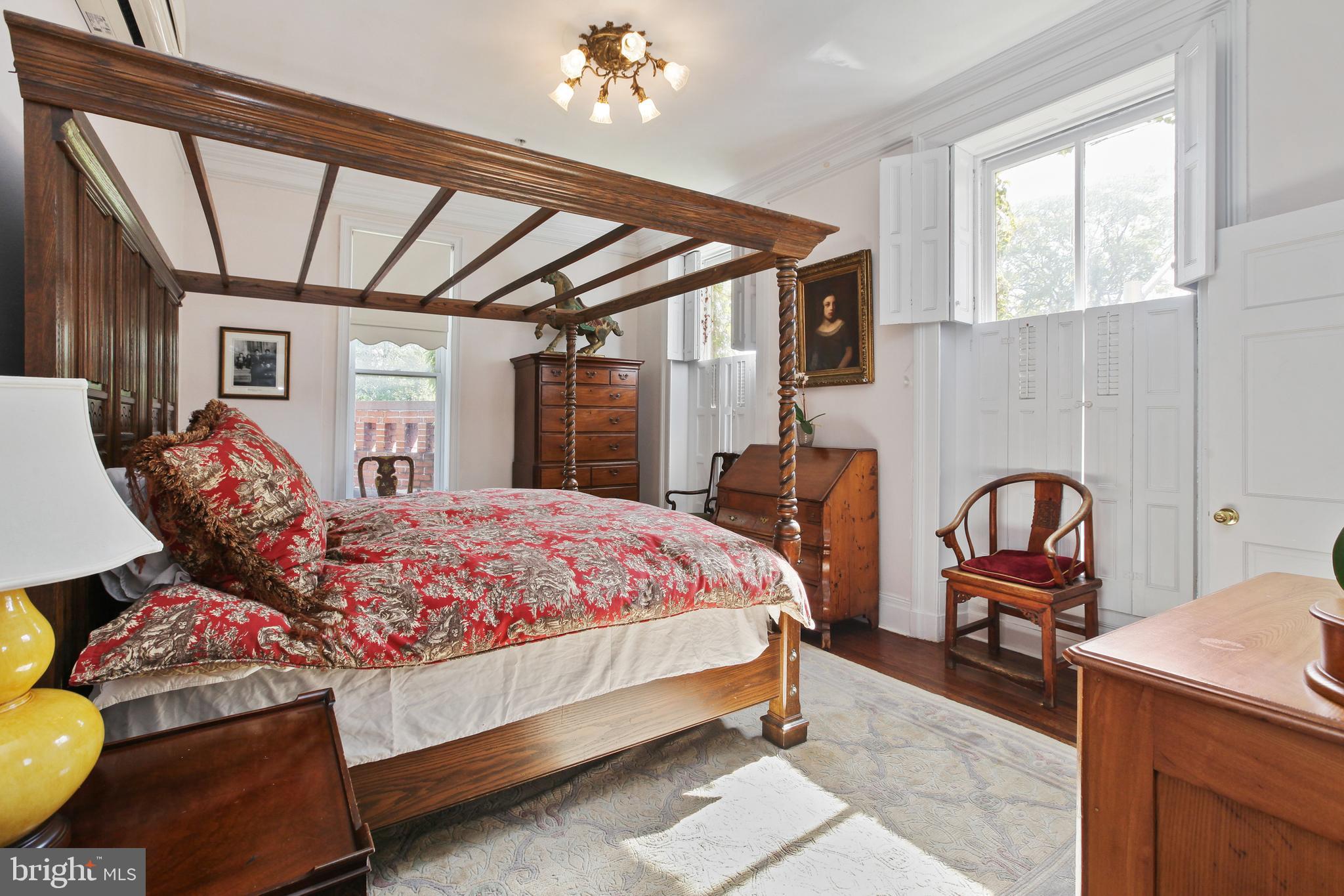 MOUNT VERNON PLACE HISTORIC DISTRICT - Commercial Sale