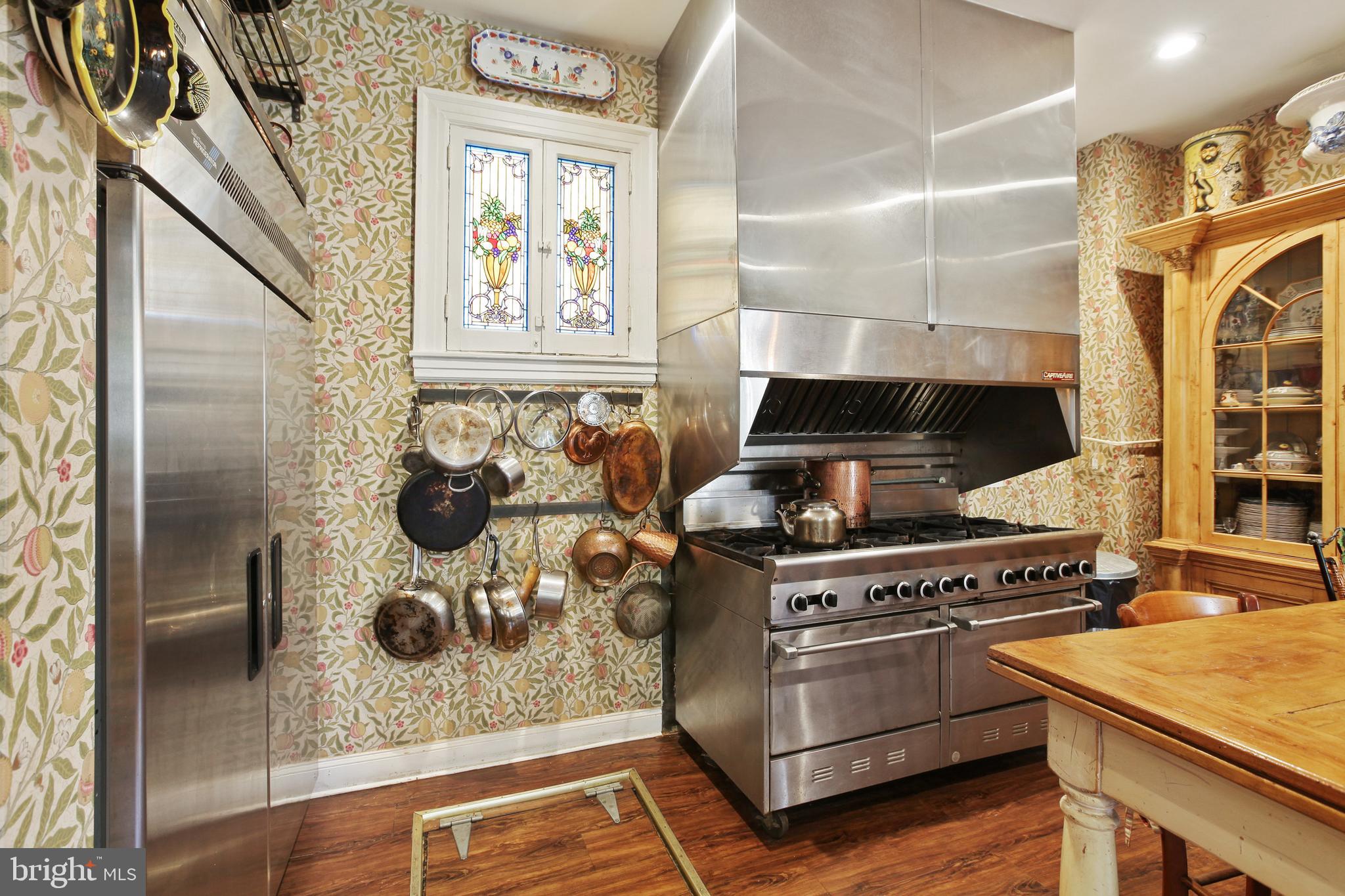 MOUNT VERNON PLACE HISTORIC DISTRICT - Commercial Sale