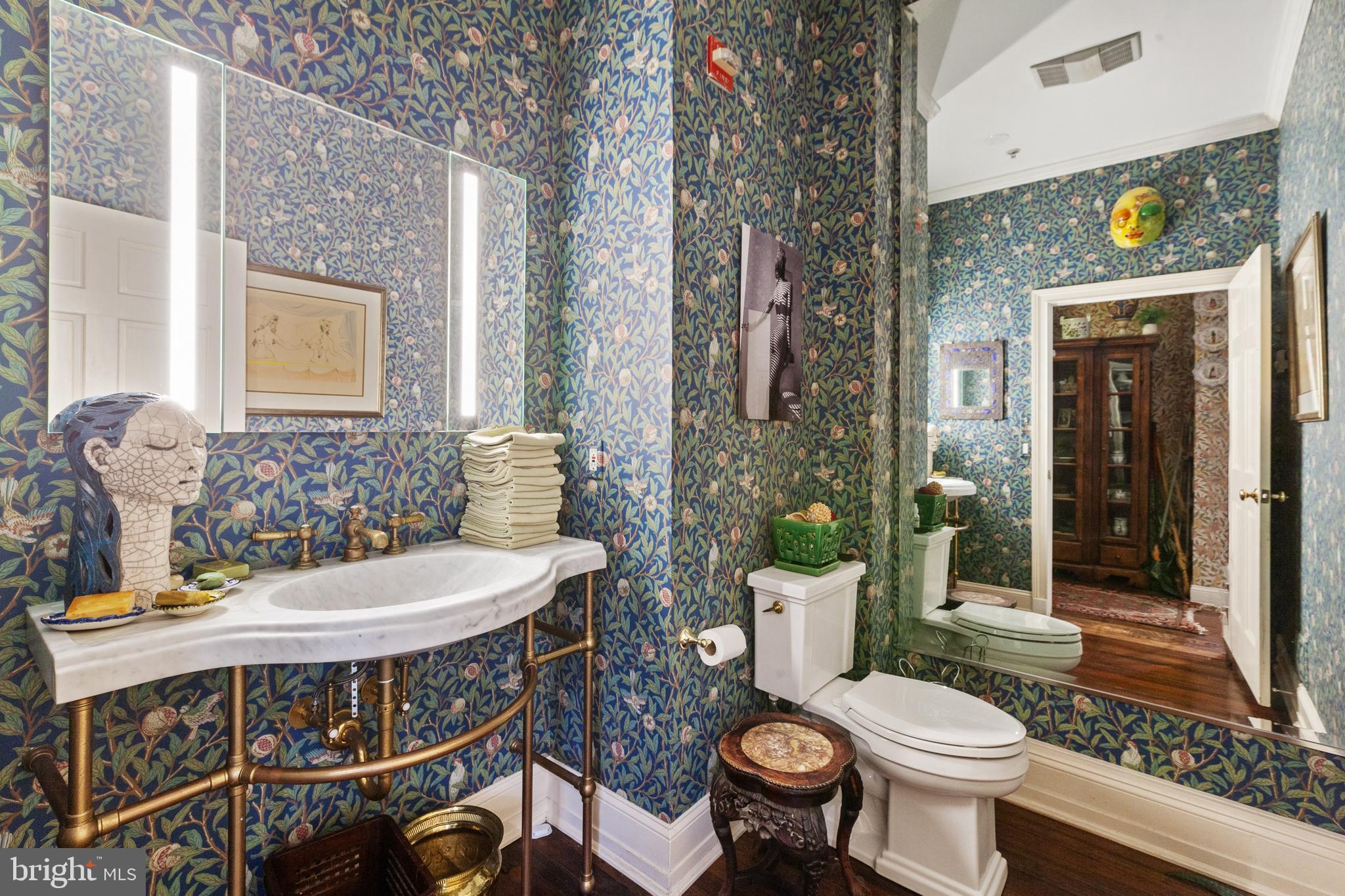 MOUNT VERNON PLACE HISTORIC DISTRICT - Commercial Sale