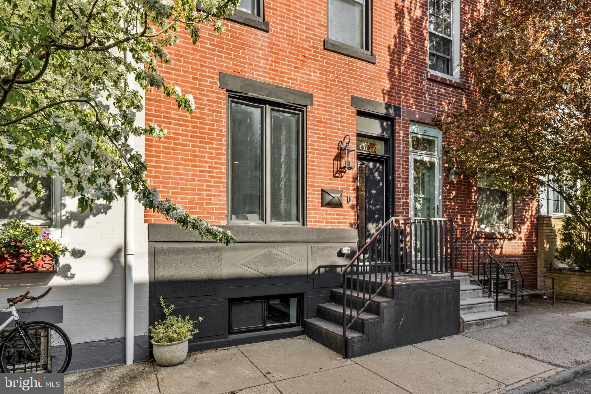 831 N STILLMAN STREET