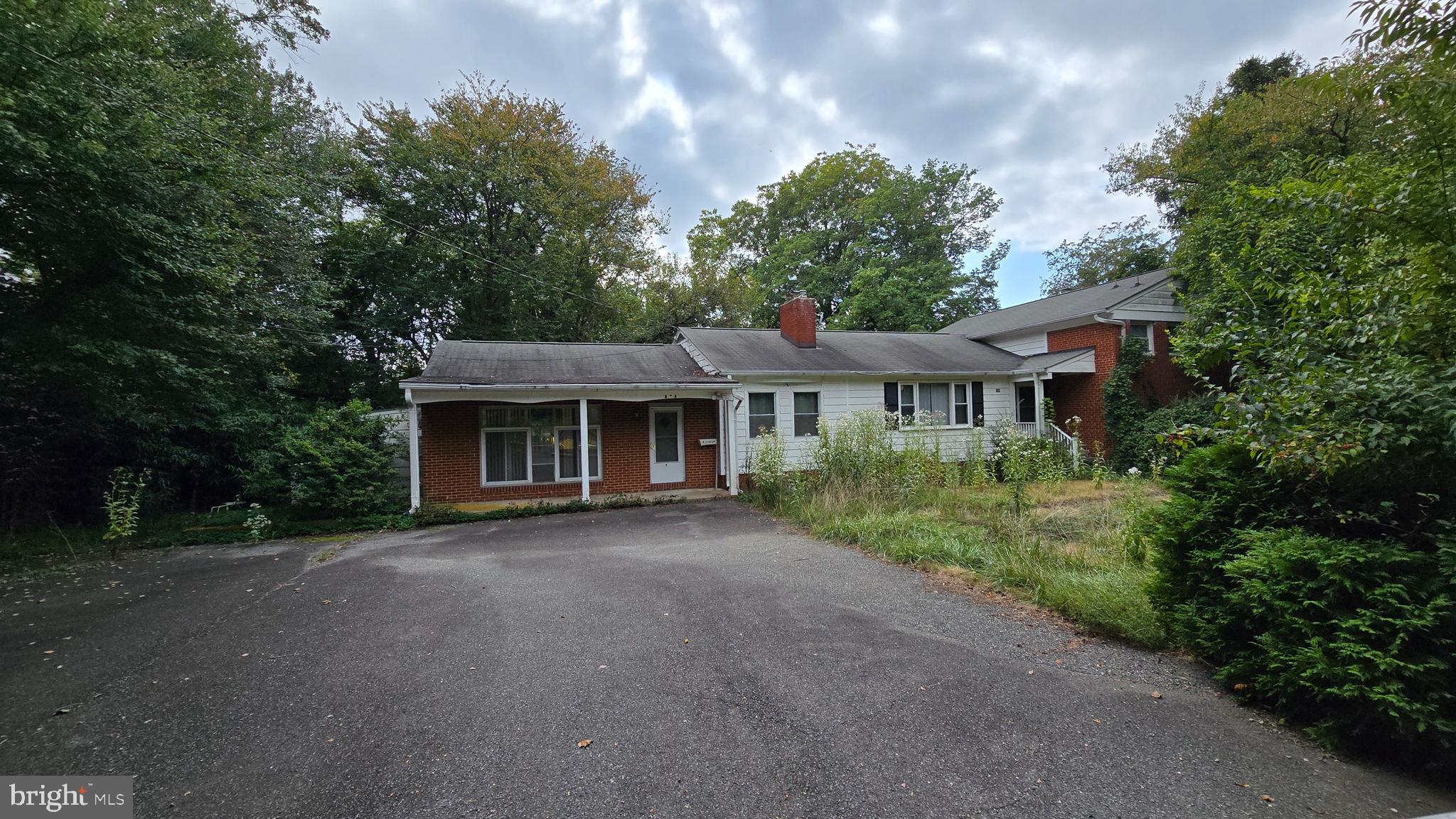 WESTBRIAR COUNTRY CLUB ESTATES - Residential