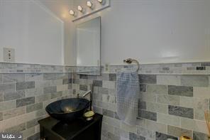 BRADMOOR - Residential Lease