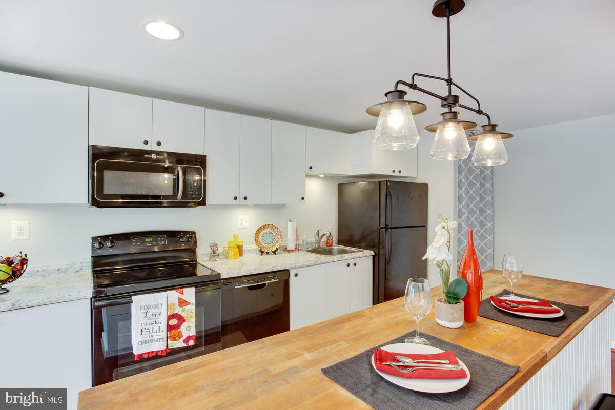 SOMERSET AT BELAIR - Residential