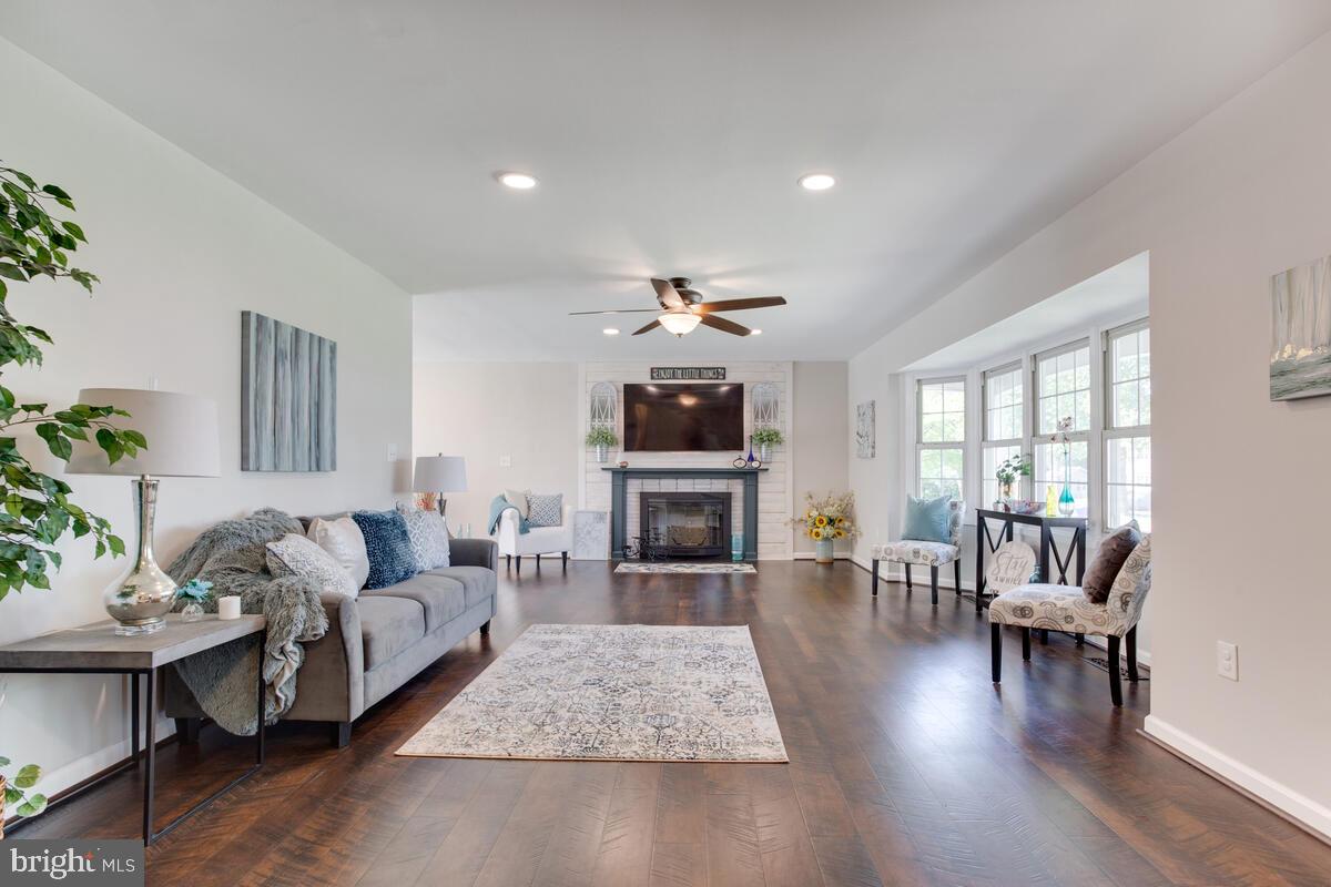 SOMERSET AT BELAIR - Residential