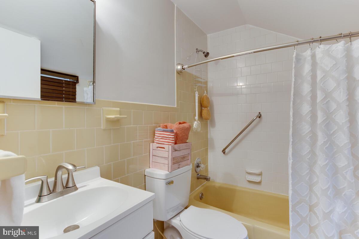 SOMERSET AT BELAIR - Residential