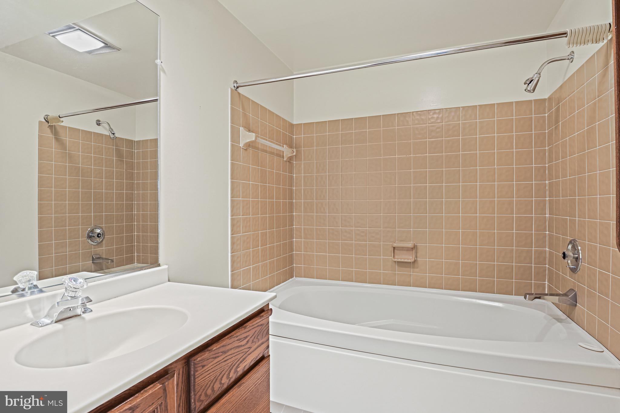 HAMEL HILL - Residential