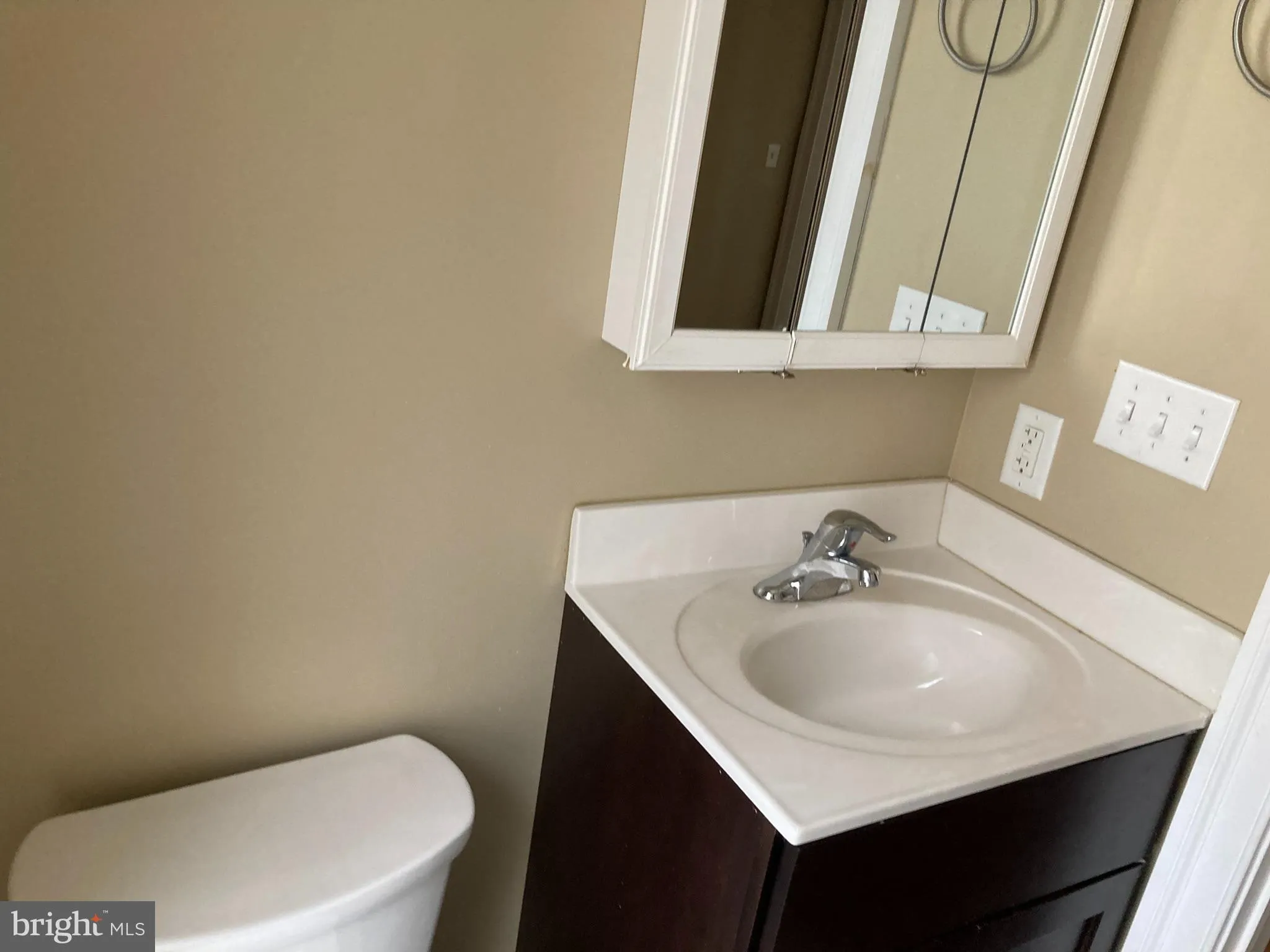 Hagerstown, Maryland 21740, United States, 2 Bedrooms Bedrooms, ,2 BathroomsBathrooms,Residential,Active,202850