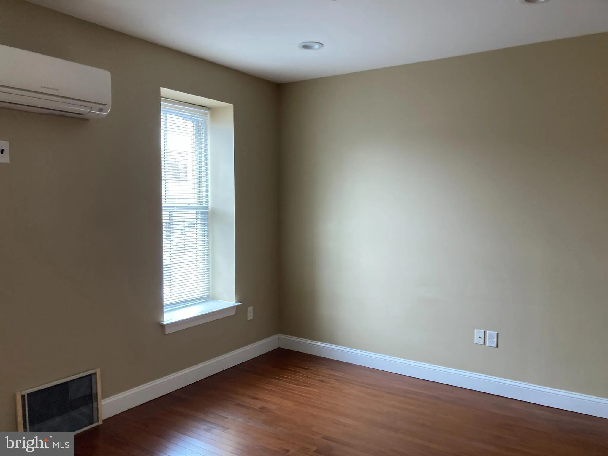 Hagerstown, Maryland 21740, United States, 2 Bedrooms Bedrooms, ,2 BathroomsBathrooms,Residential,Active,202850