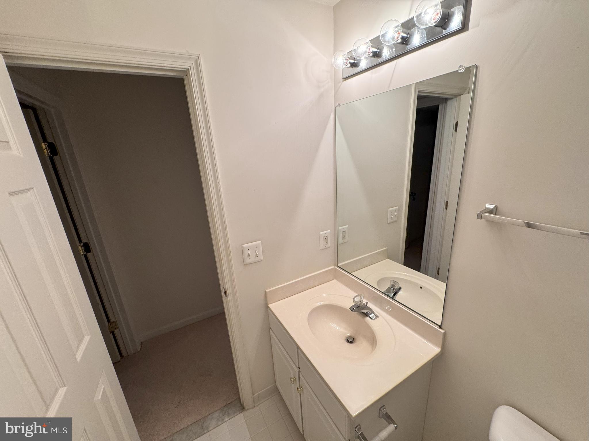 VICTORIA OAKS - Residential Lease