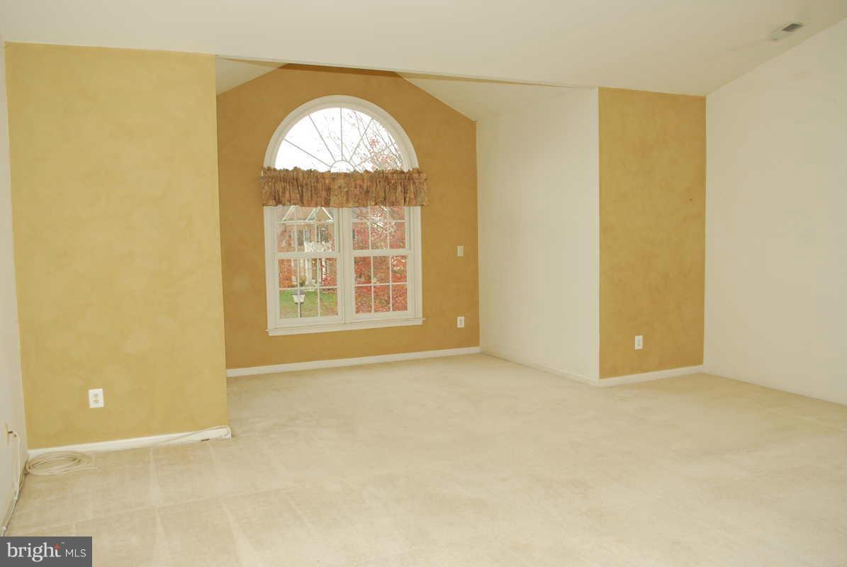 VICTORIA OAKS - Residential Lease