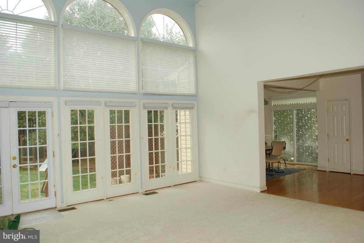 VICTORIA OAKS - Residential Lease