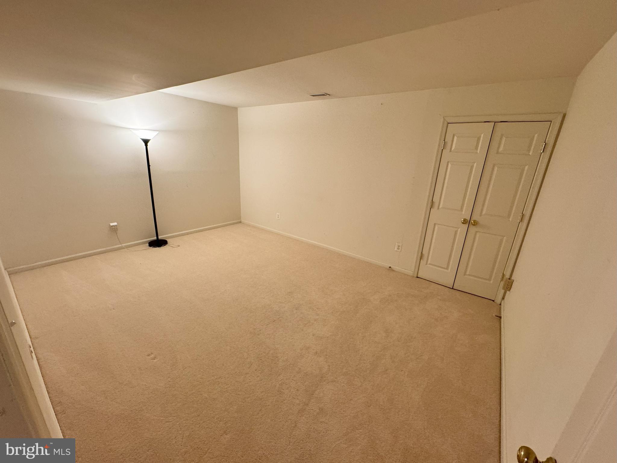 VICTORIA OAKS - Residential Lease