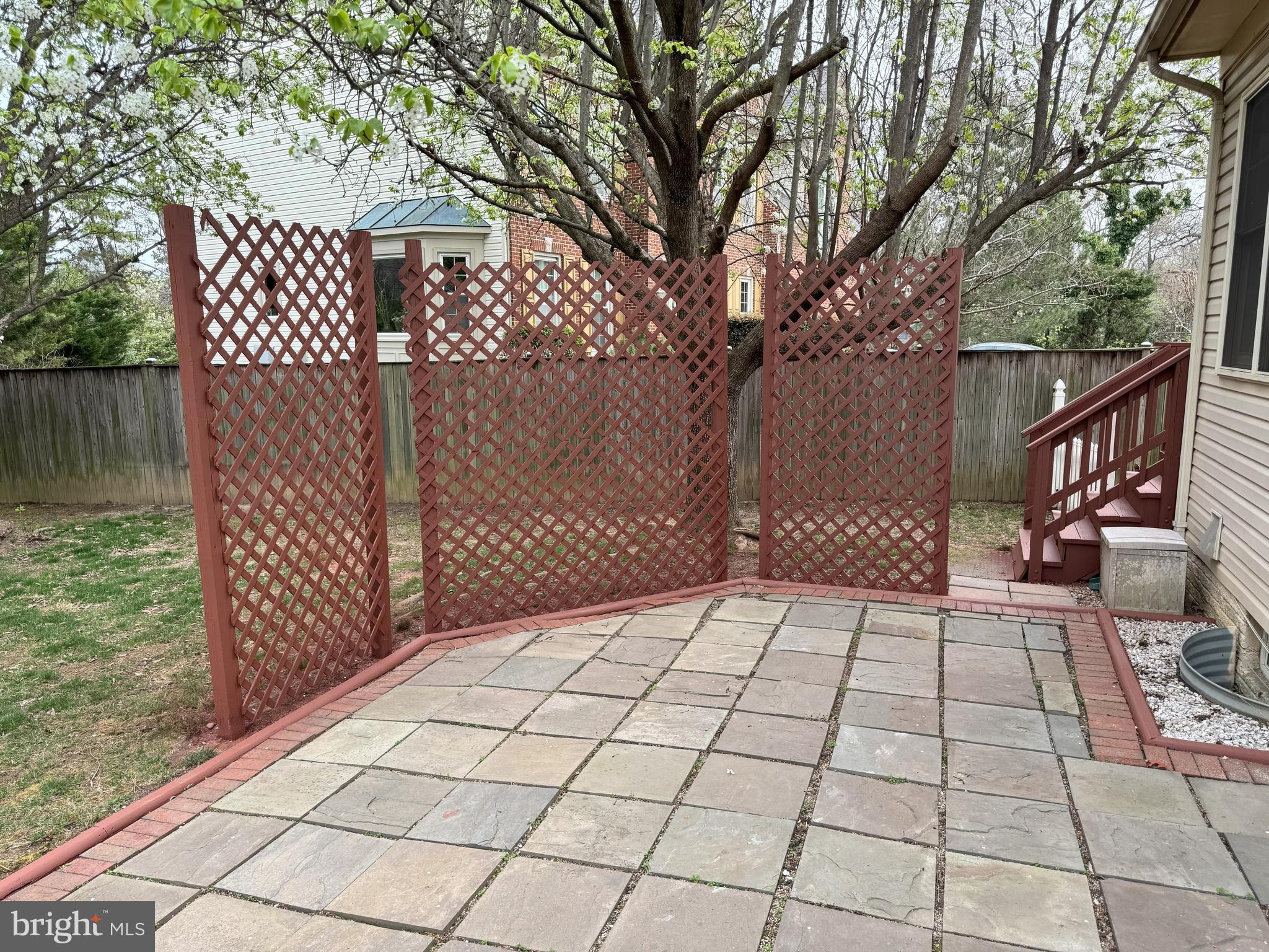 VICTORIA OAKS - Residential Lease