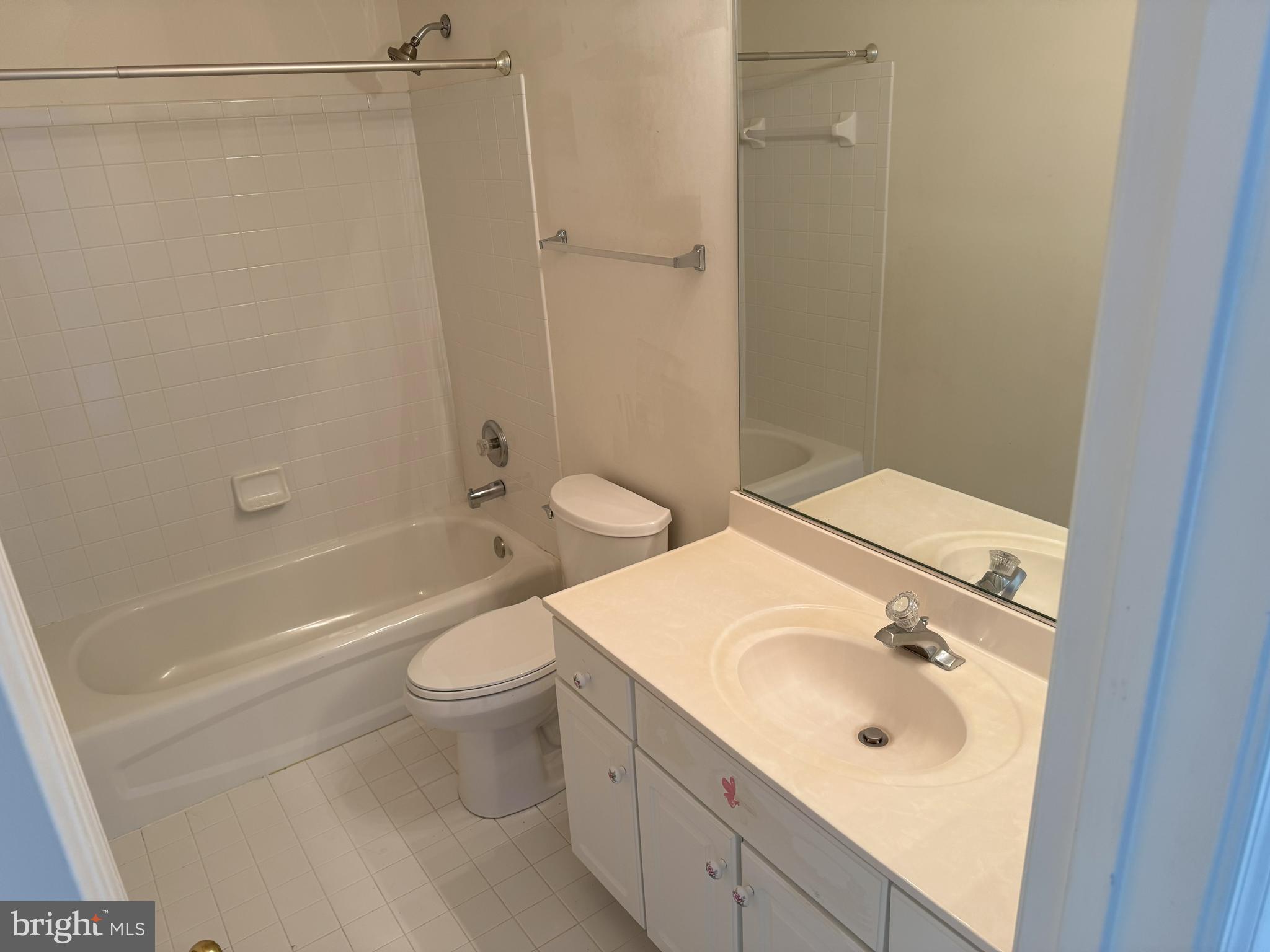 VICTORIA OAKS - Residential Lease