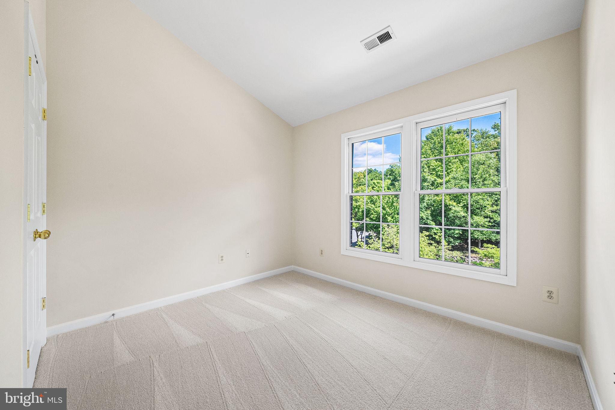 WOOTTON OAKS - Residential