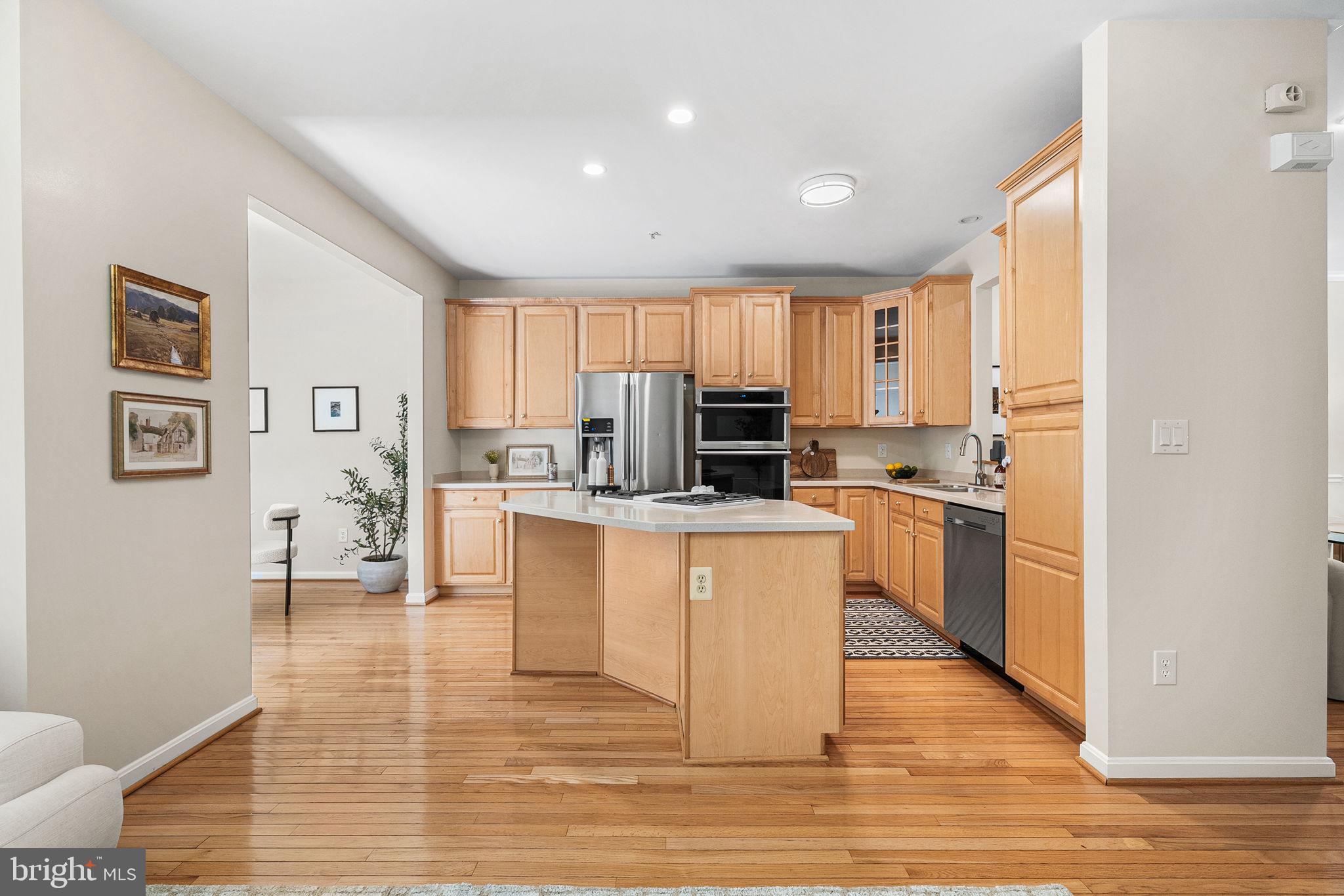 WOOTTON OAKS - Residential