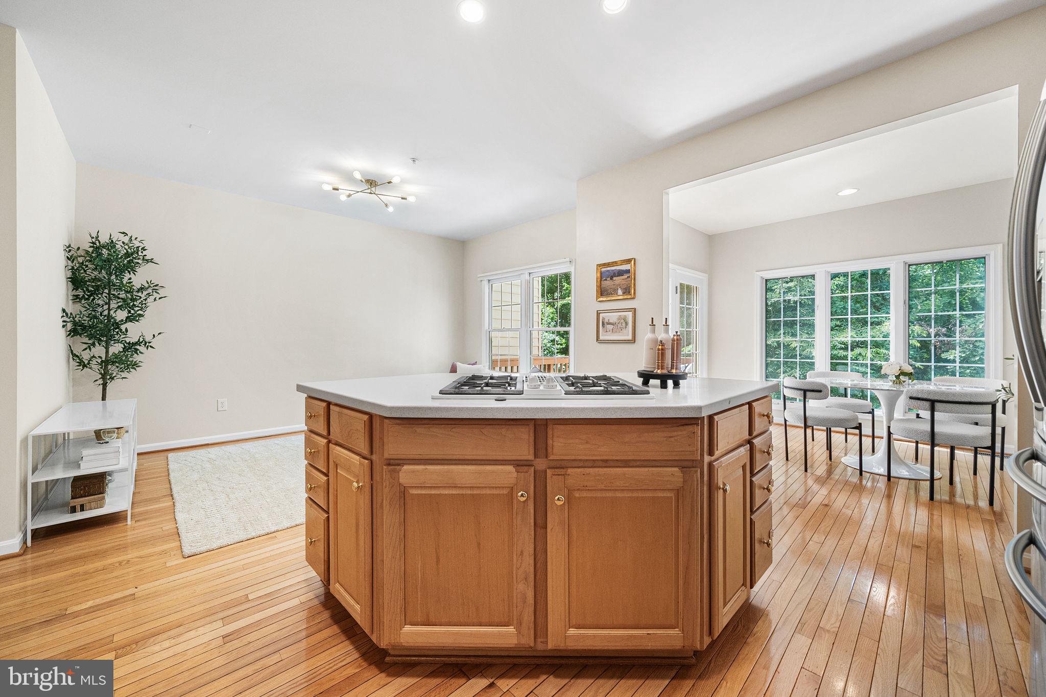 WOOTTON OAKS - Residential