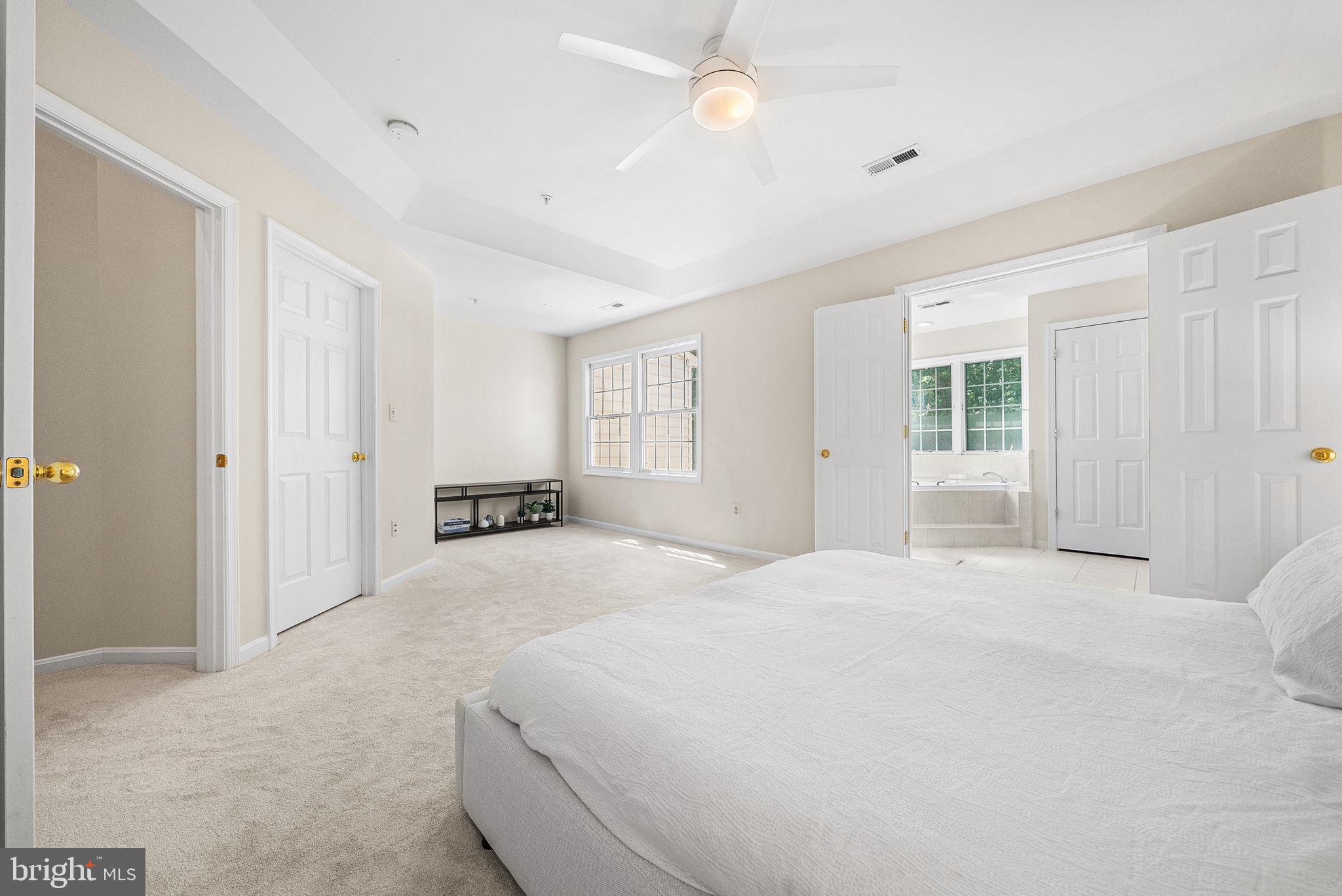WOOTTON OAKS - Residential