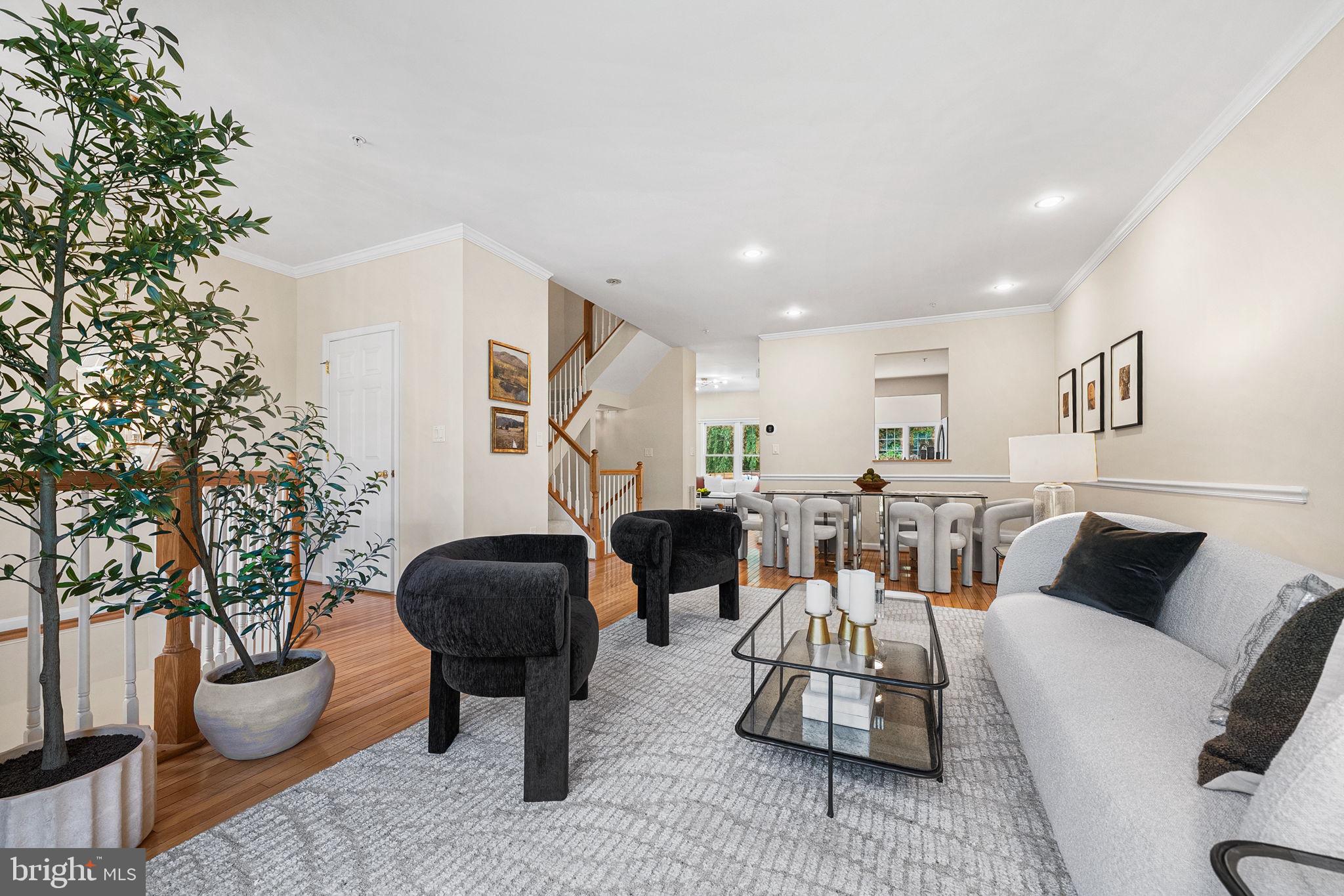WOOTTON OAKS - Residential