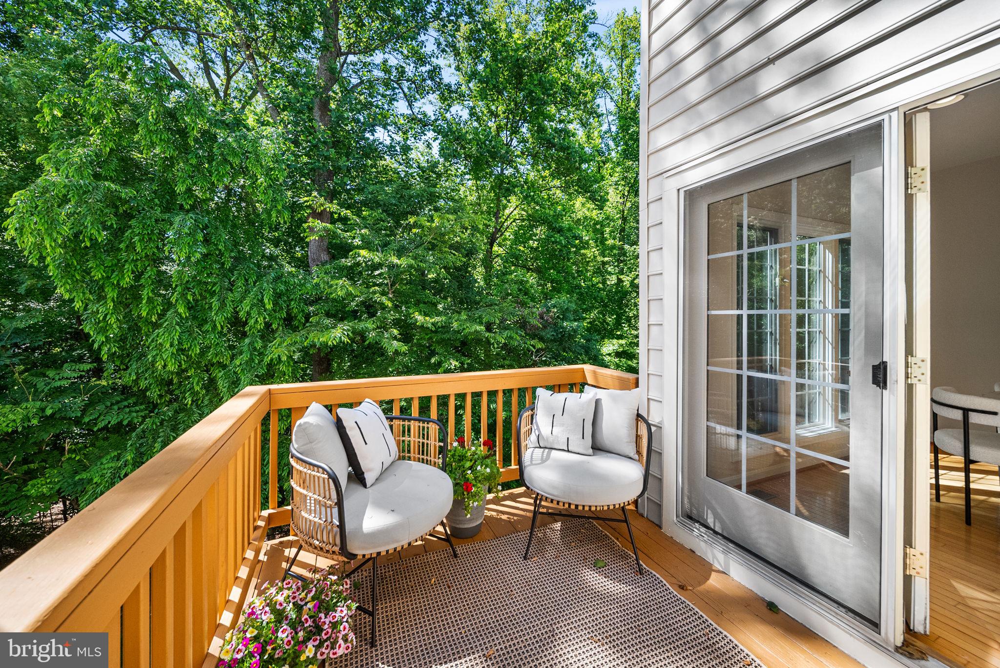 135 WOOTTON OAKS COURT