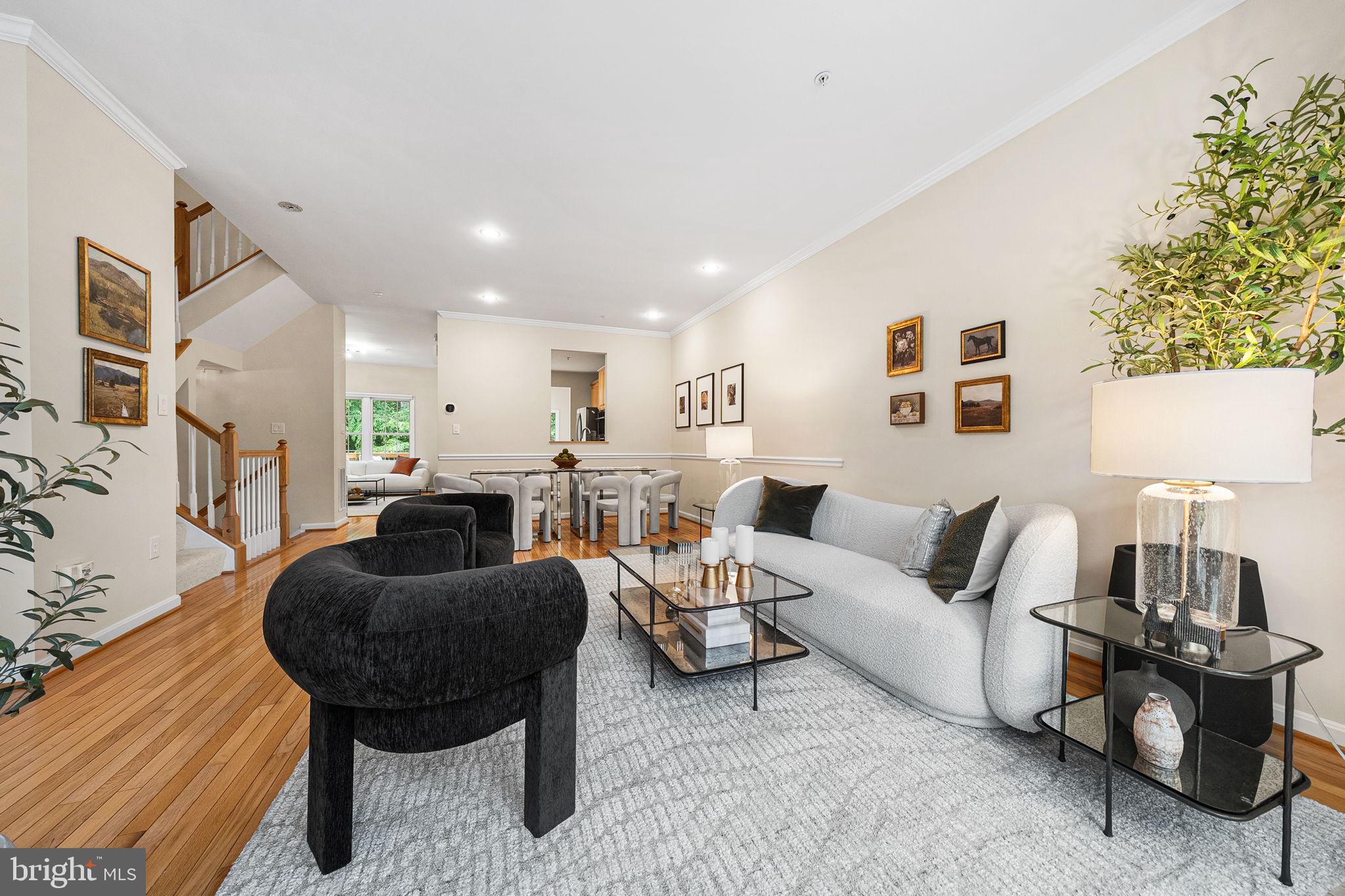 WOOTTON OAKS - Residential