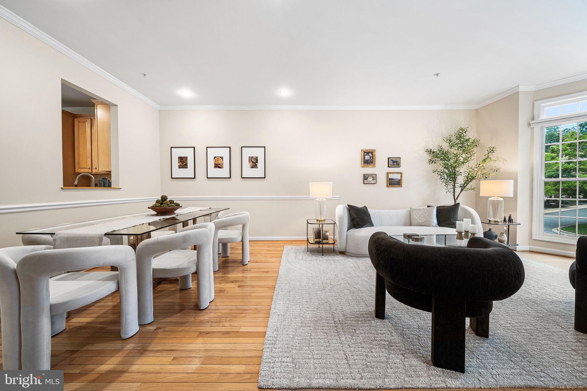 WOOTTON OAKS - Residential