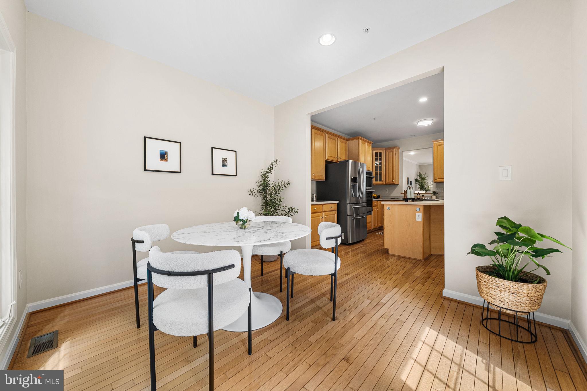 WOOTTON OAKS - Residential
