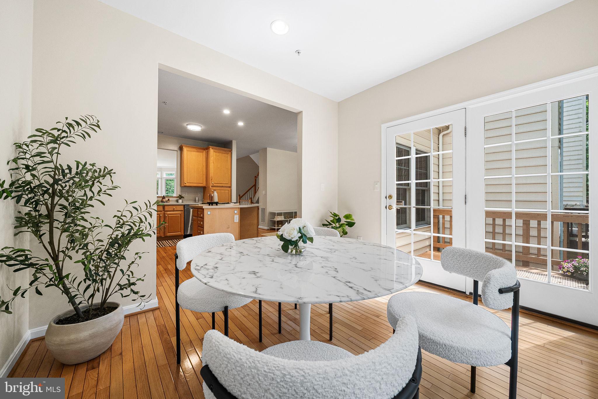 WOOTTON OAKS - Residential