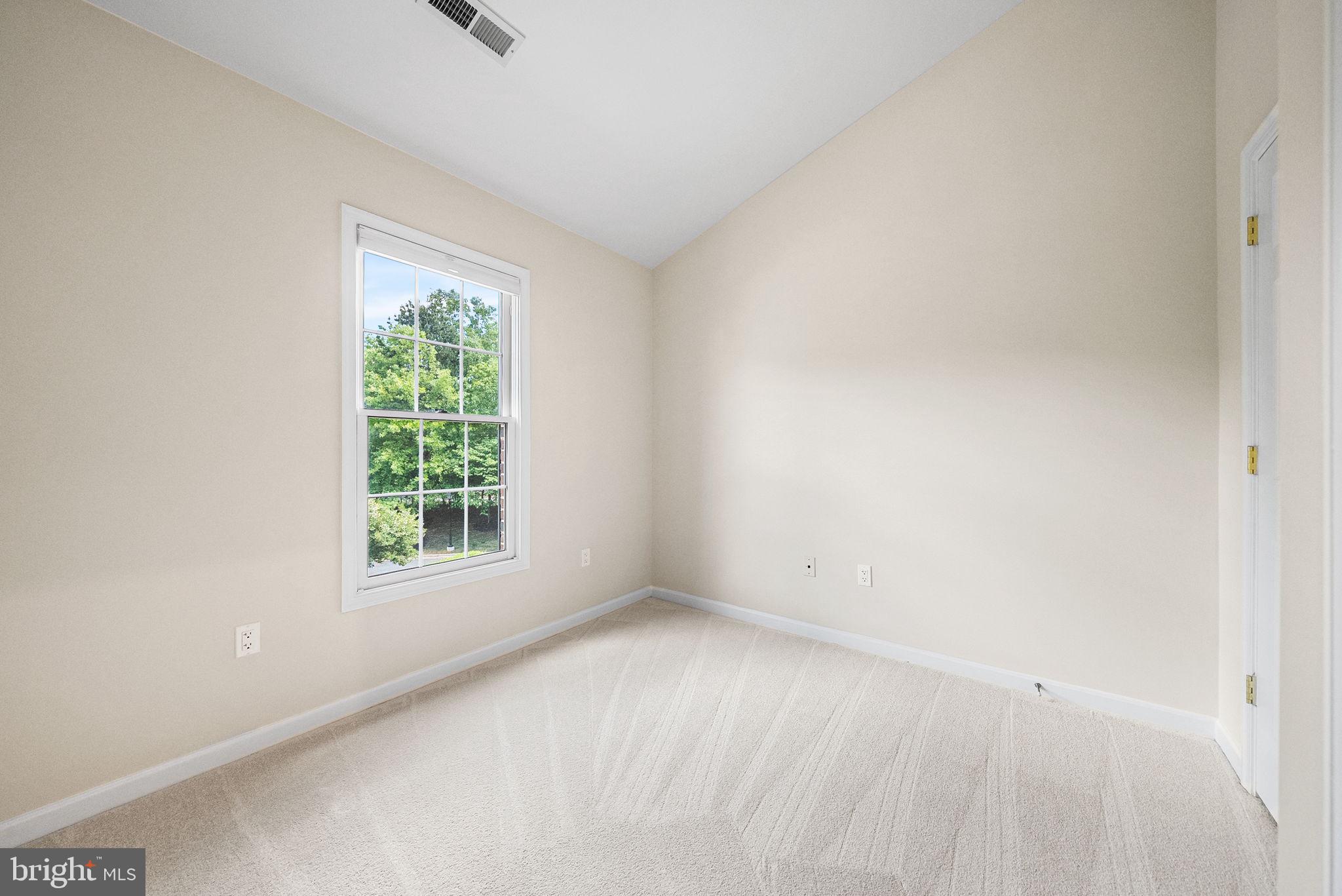 WOOTTON OAKS - Residential