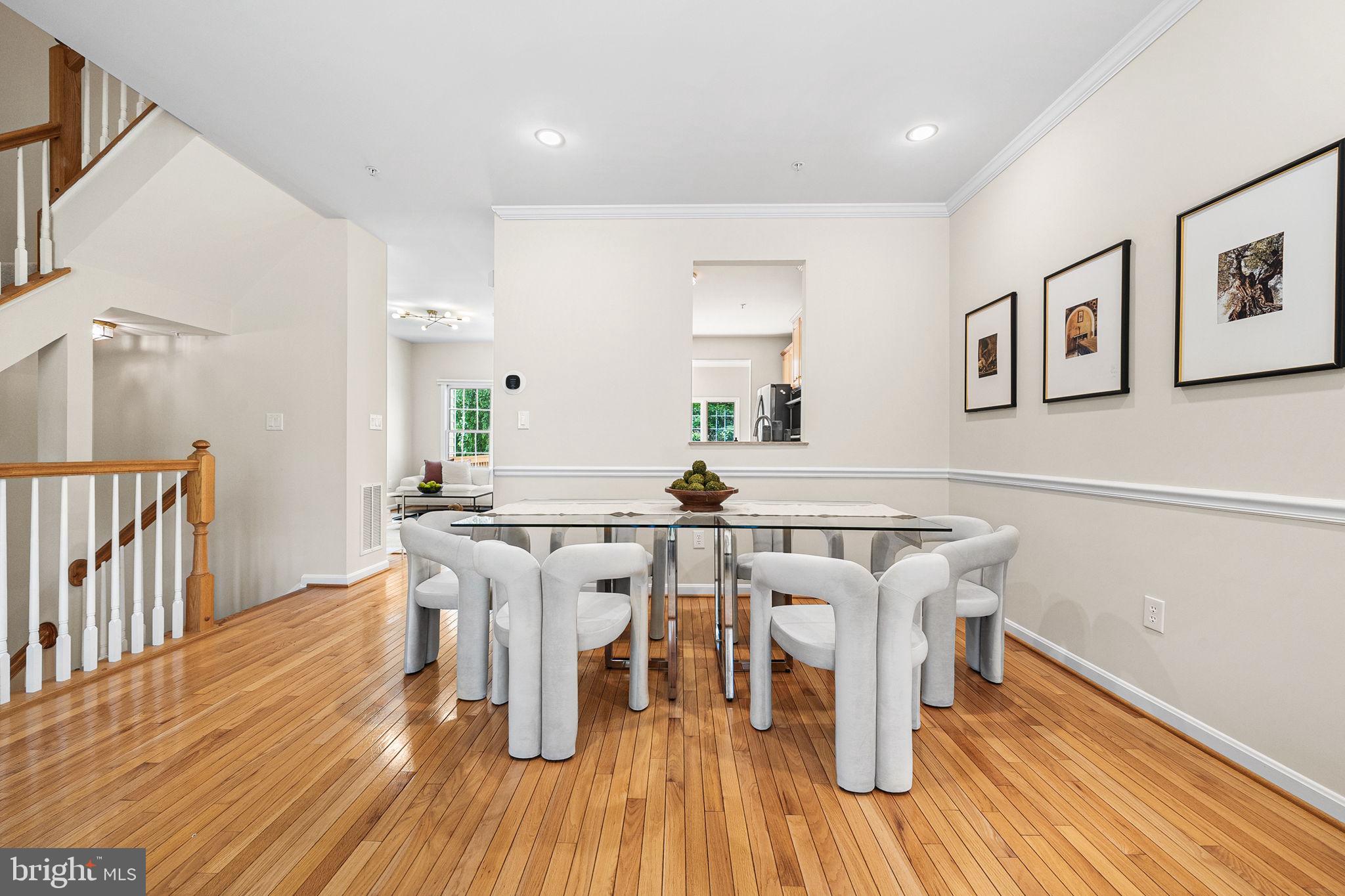 WOOTTON OAKS - Residential