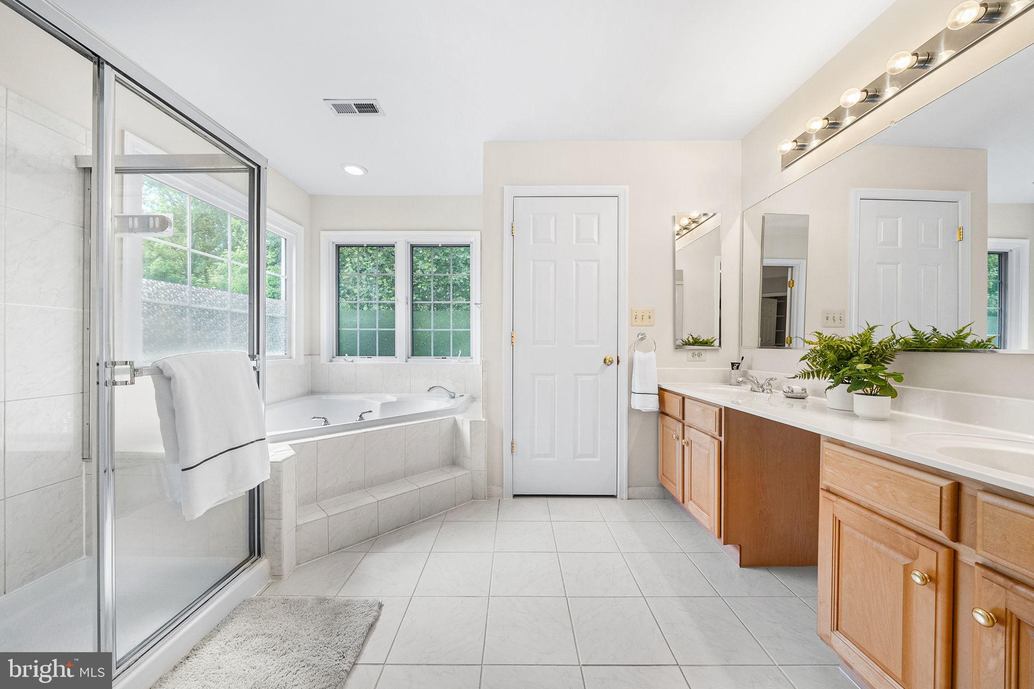 WOOTTON OAKS - Residential